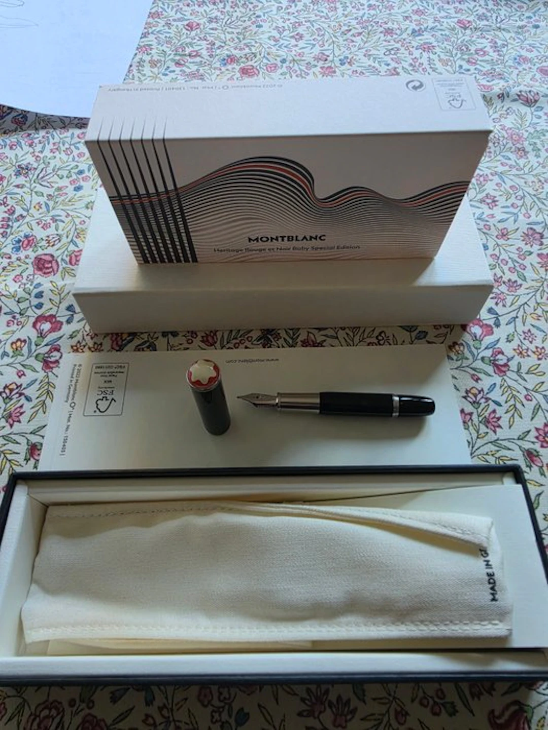 Montblanc - Heritage Rouge et Noir Baby Special Edition - Fountain pen
