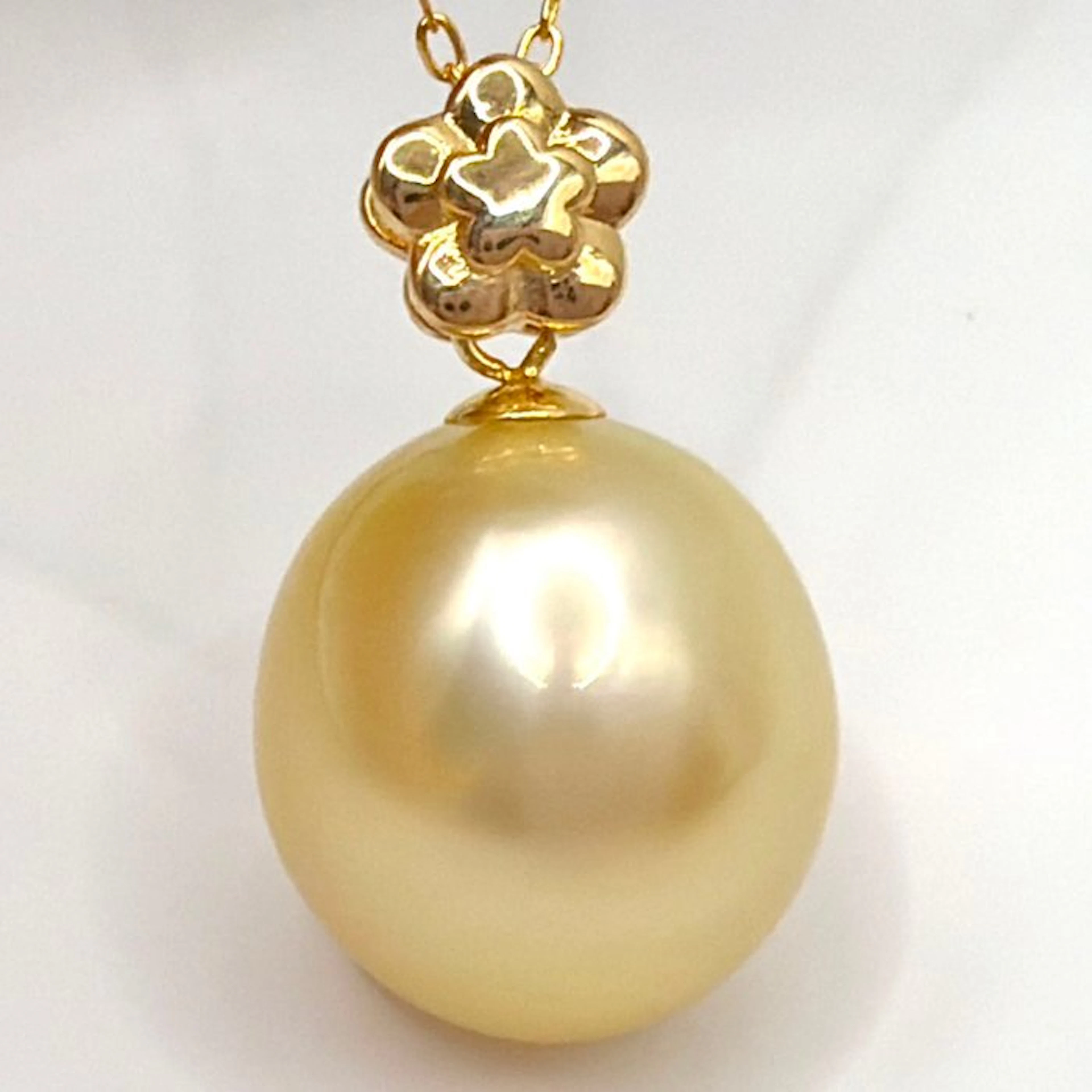 No reserve price - Pendant - 18 kt. Yellow gold Pearl - 12.5 × 13.4 mm - New
