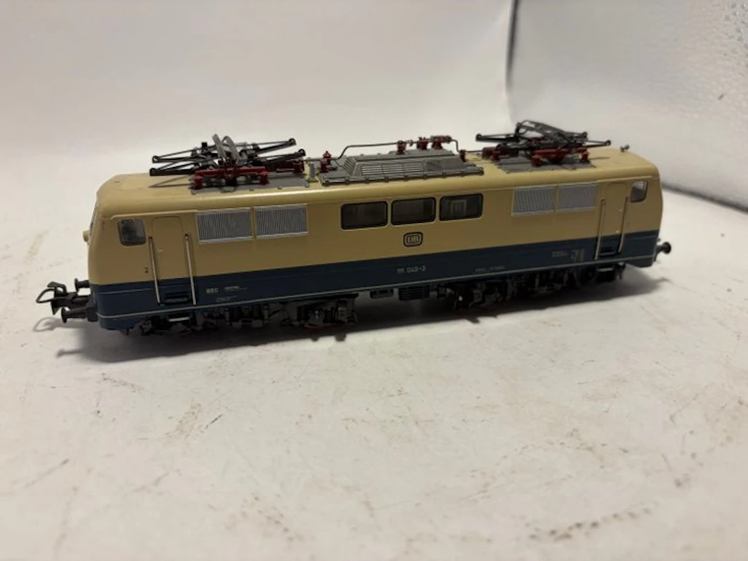 Märklin H0 - 3642 - Electric locomotive (1) - BR111 - DB