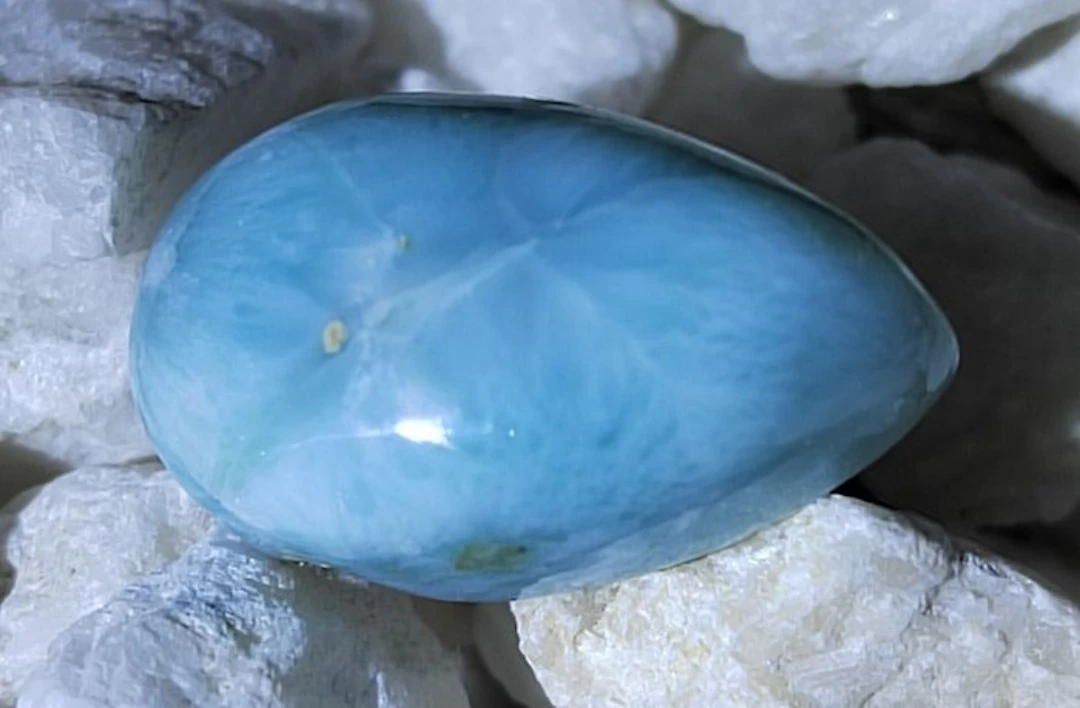 Cabochon Larimar High Quality-AAA Rough- 3.3 g