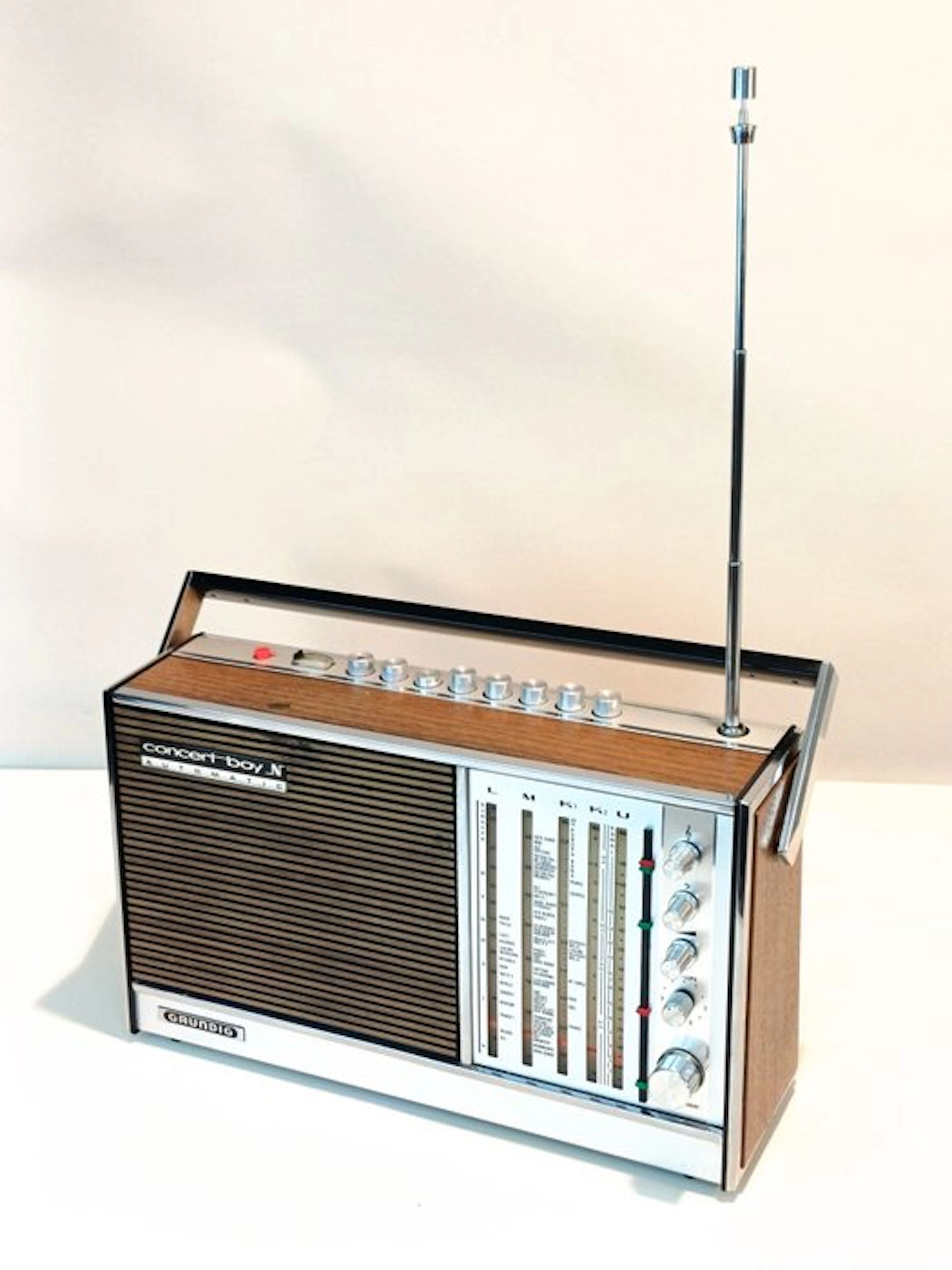 Grundig - Concert-Boy N 210 Automatic Portable radio