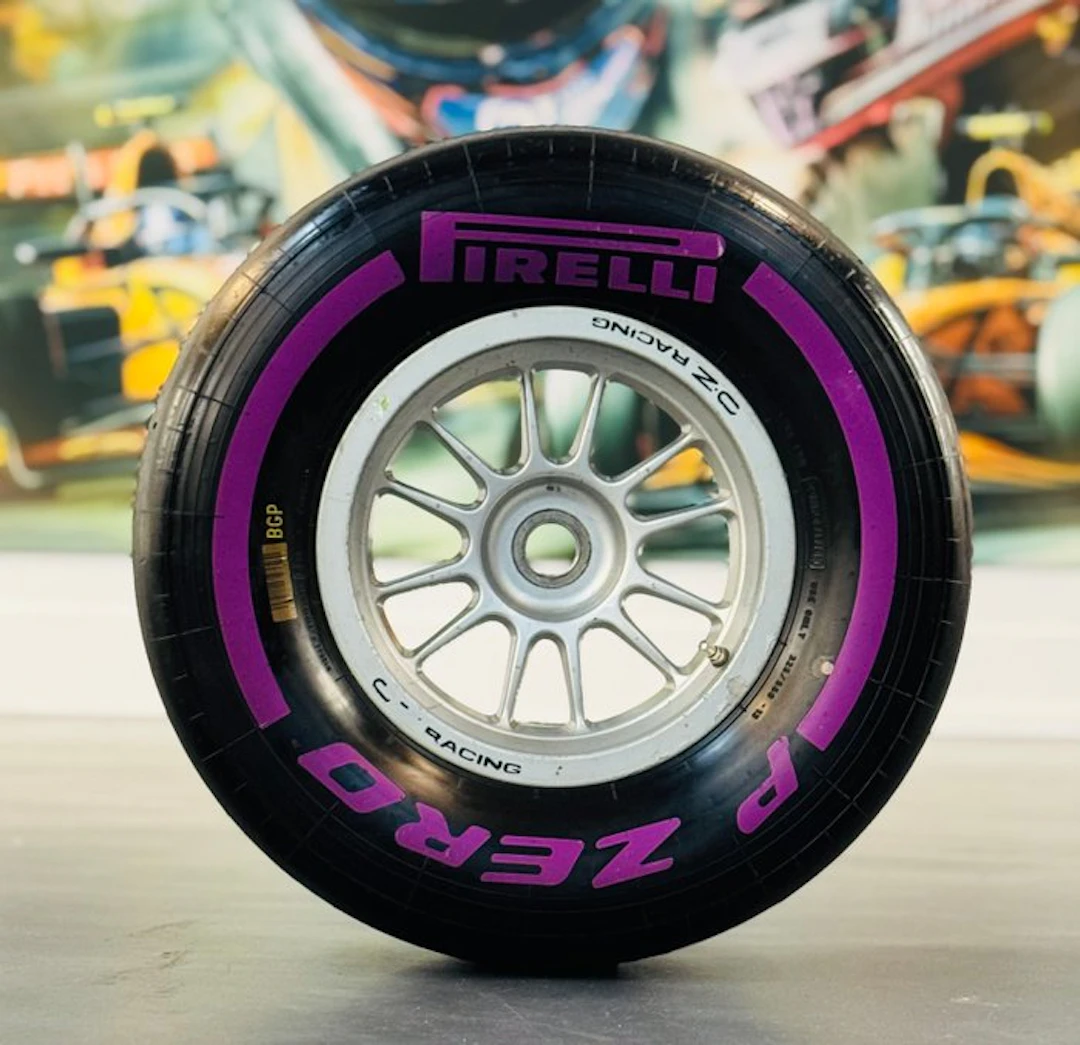 Tyre complete on wheel - Pirelli - O.Z - Formule 1 Pirelli op O.Z velg