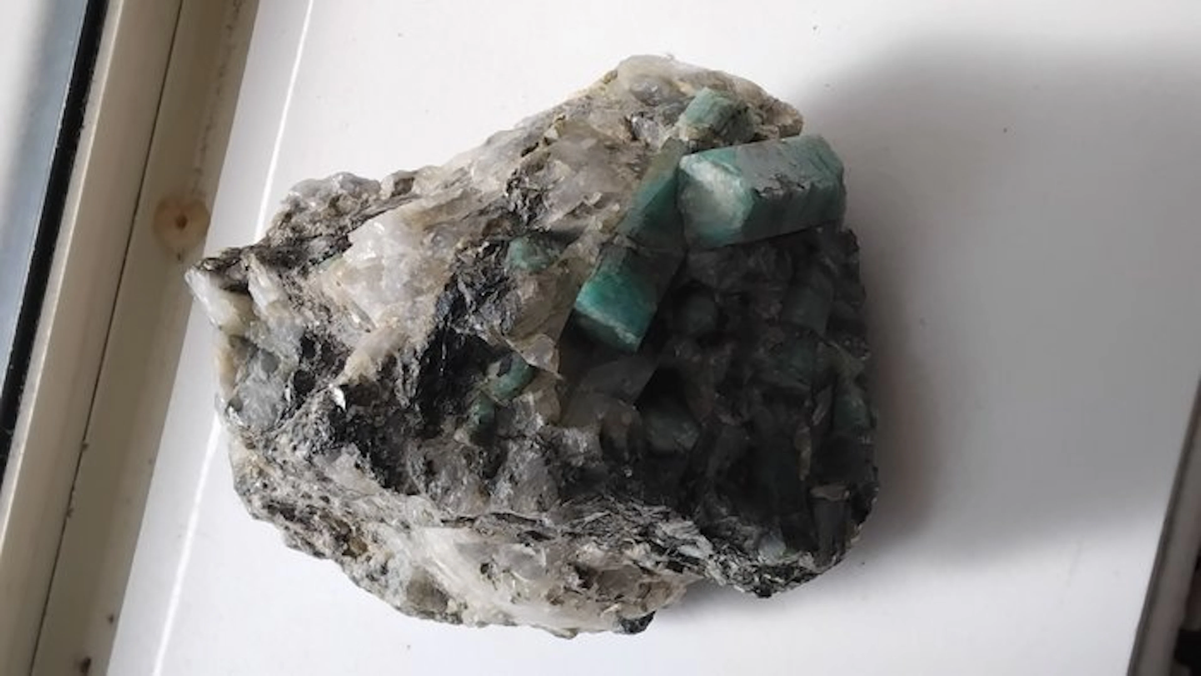 Crystal cluster - Width: 20 cm- 2.6 kg - (1)