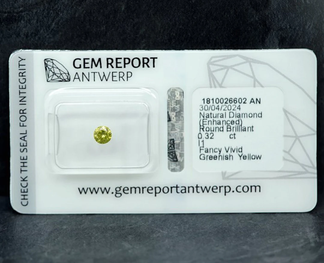1 pcs Diamond (Colour-treated) - 0.32 ct - Round - Fancy...