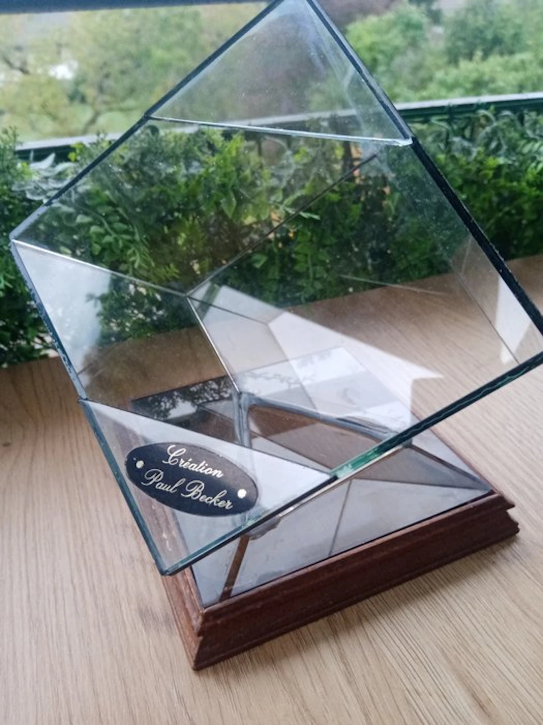 Création Paul Becker - Display cabinet - Glass and wood cube.