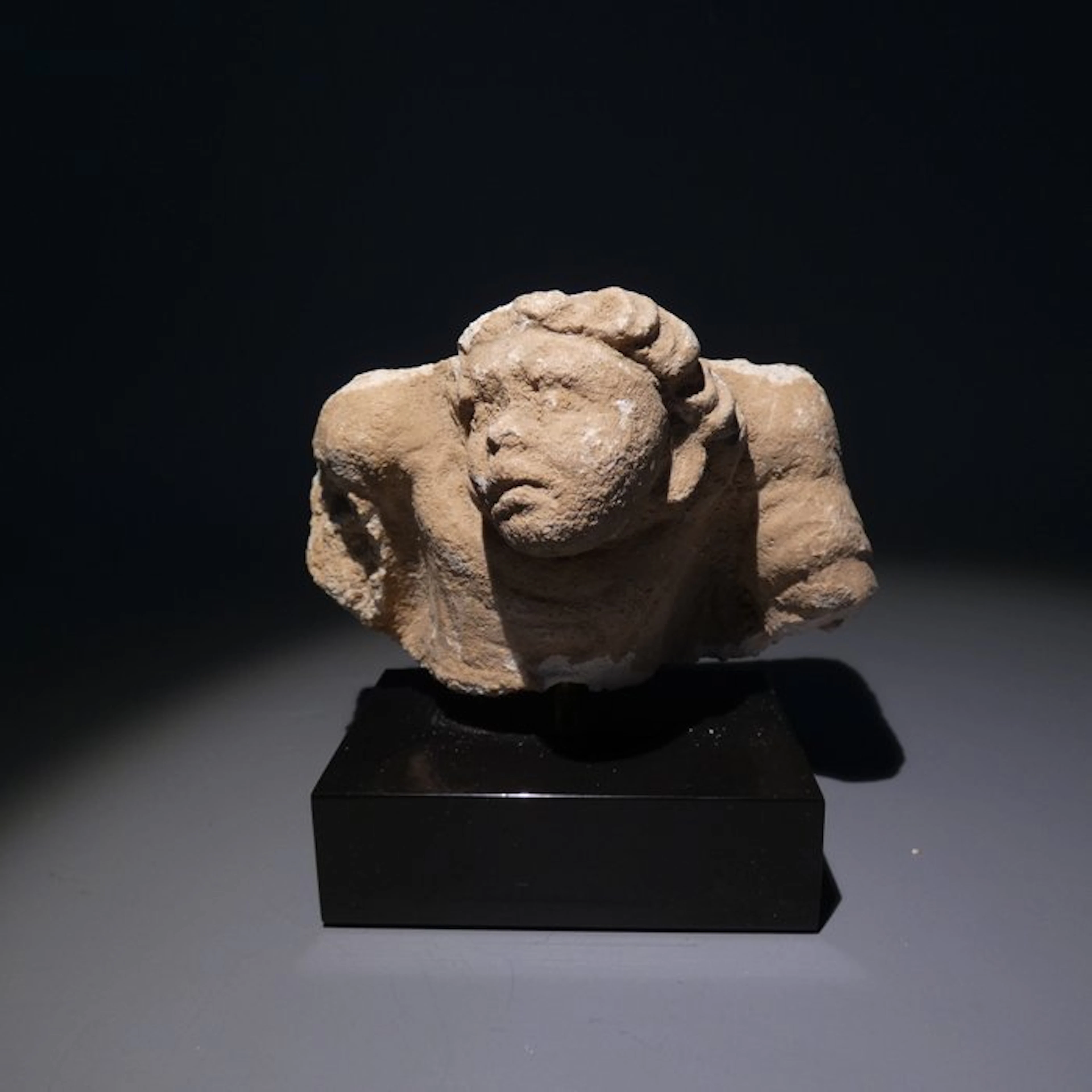 Gandhara Stucco Figure. Stucco. 9 cm H. 1st - 3rd century A.D.