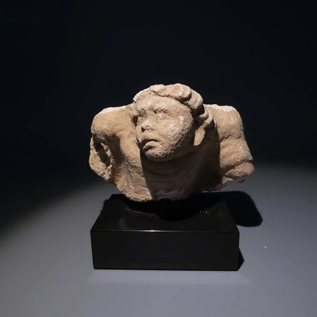 Gandhara Stucco Figure. Stucco. 9 cm H. 1st - 3rd century A.D.