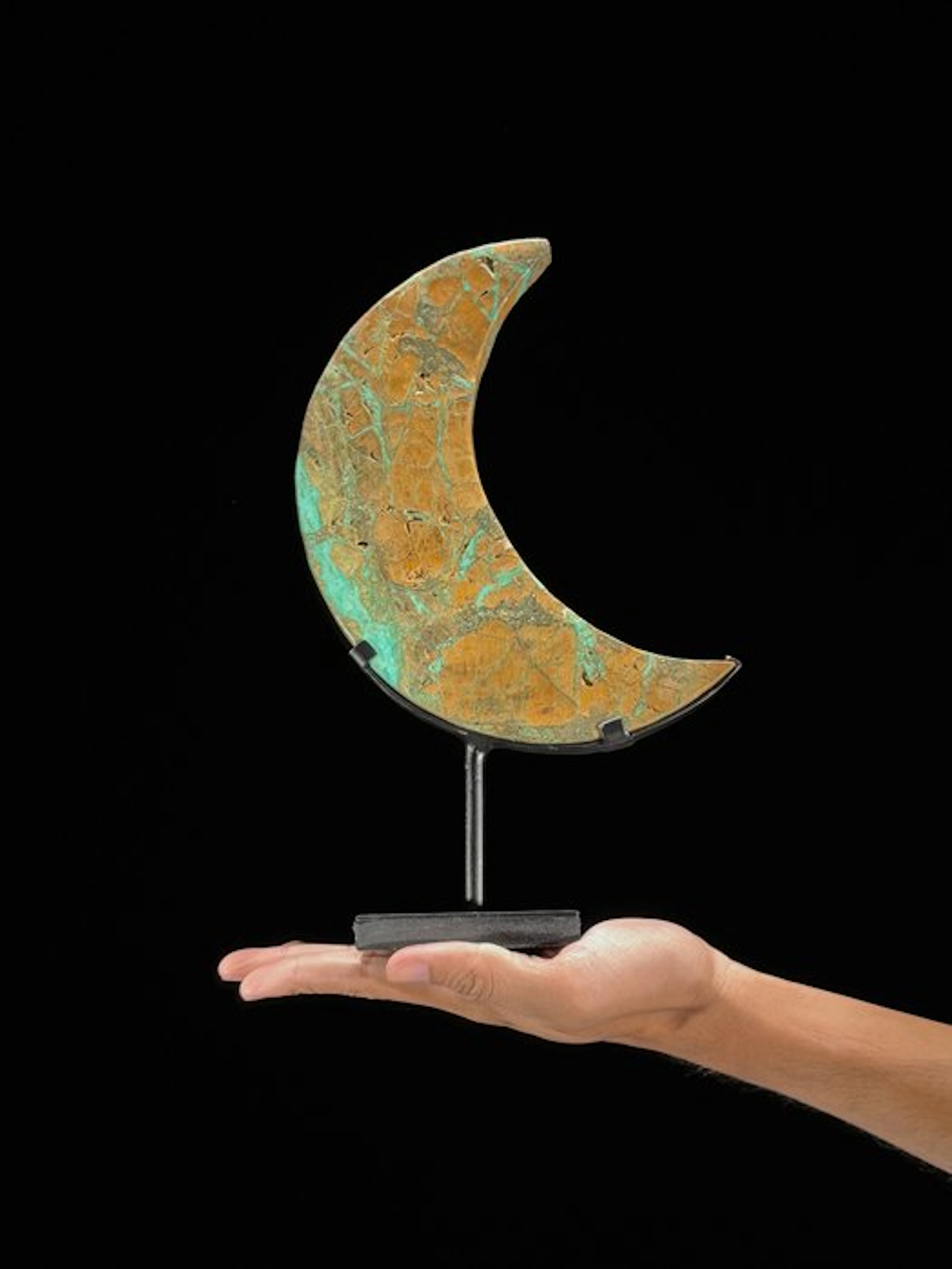 NO RESERVE PRICE - Wonderful Green Smithsonite Crescent...