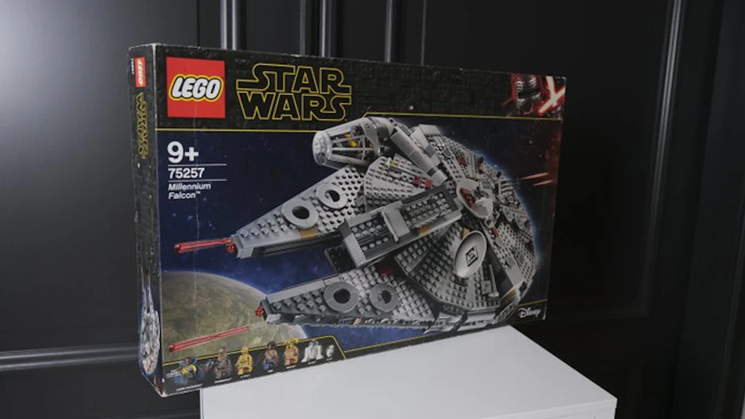 LEGO Set - 75257 - Star Wars - Millennium Falcon - The...