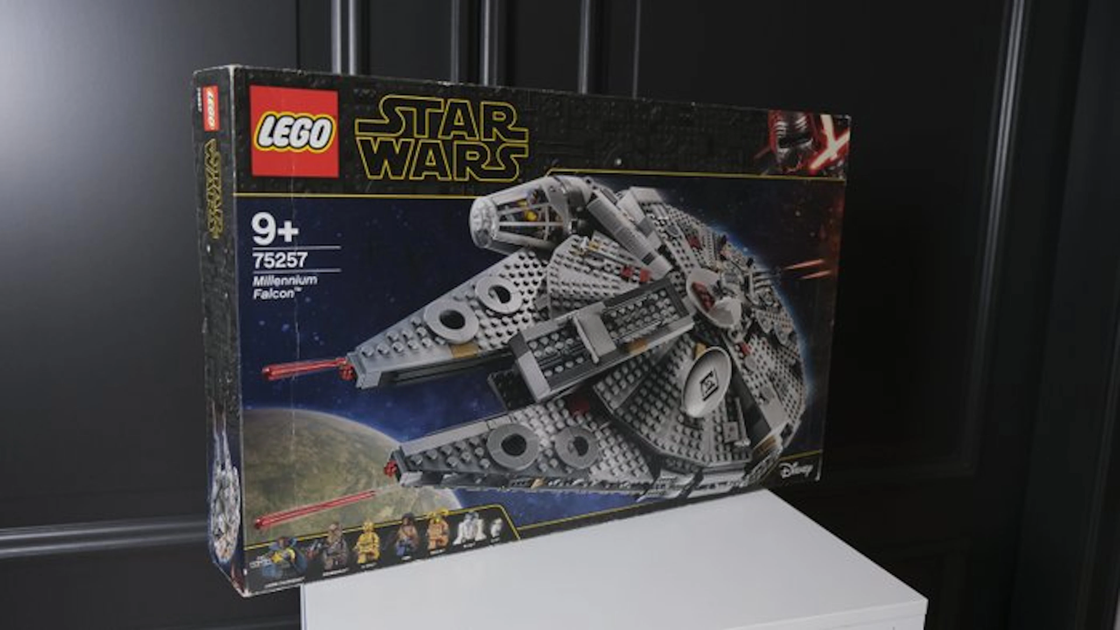 LEGO Set - 75257 - Star Wars - Millennium Falcon - The...