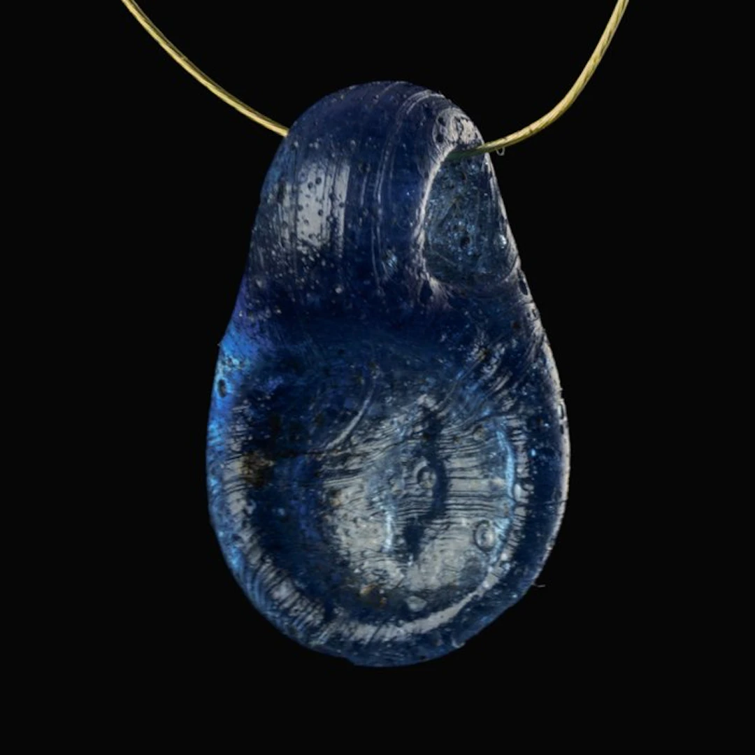 Ancient Roman Glass Amulet Pendant with Deity (No reserve price)