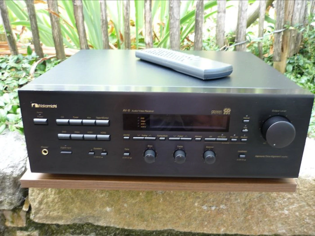 Nakamichi - AV-8 / 5.1-Channel AV Surround Solid state multi-channel receiver