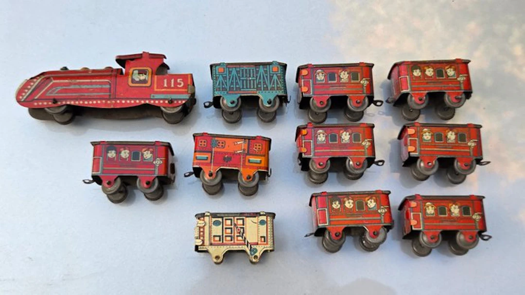 Onbekend - Tin toy - Blikken speelgoed penny toy trein met wagons - Japan