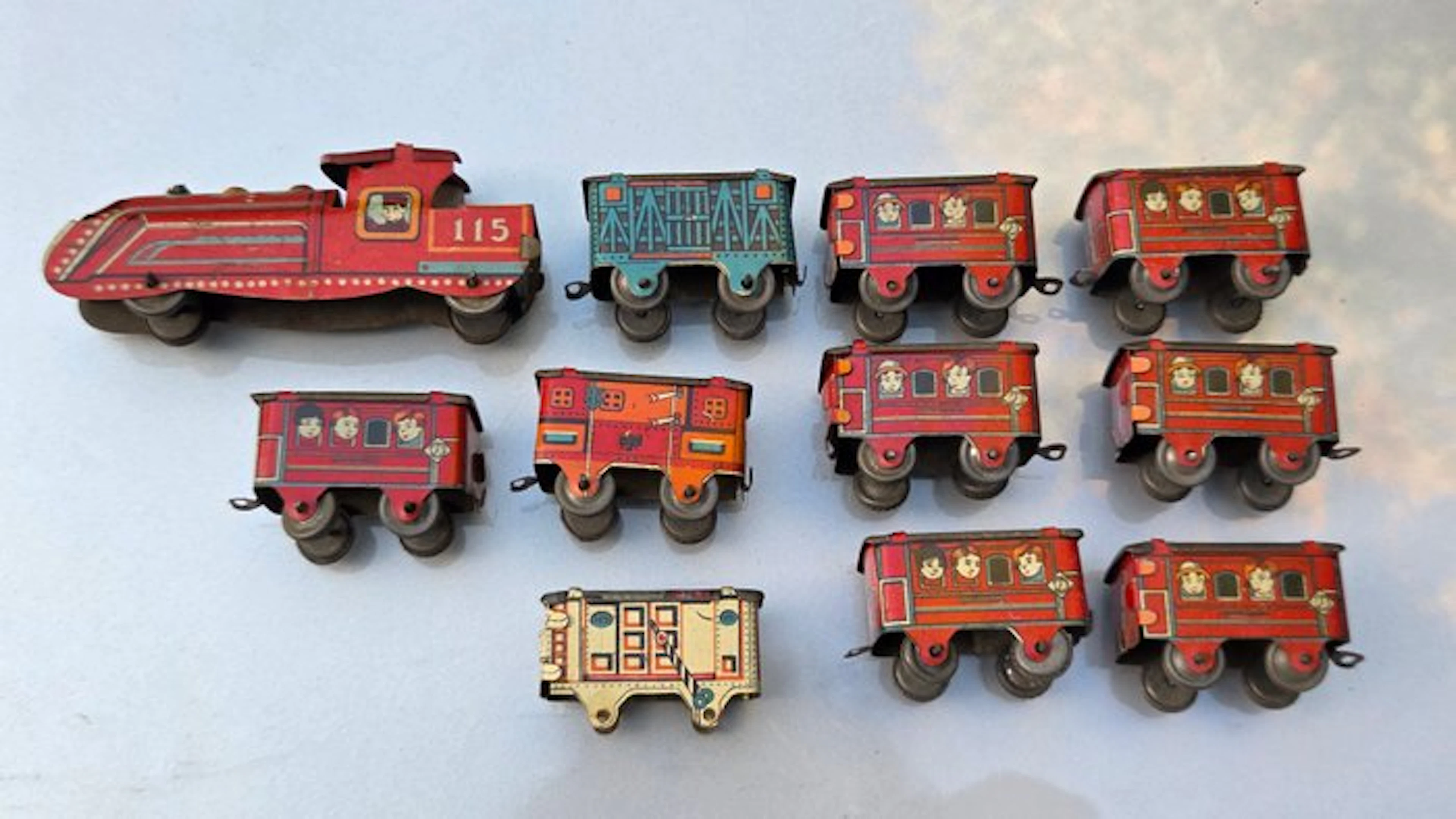 Onbekend - Tin toy - Blikken speelgoed penny toy trein met wagons - Japan