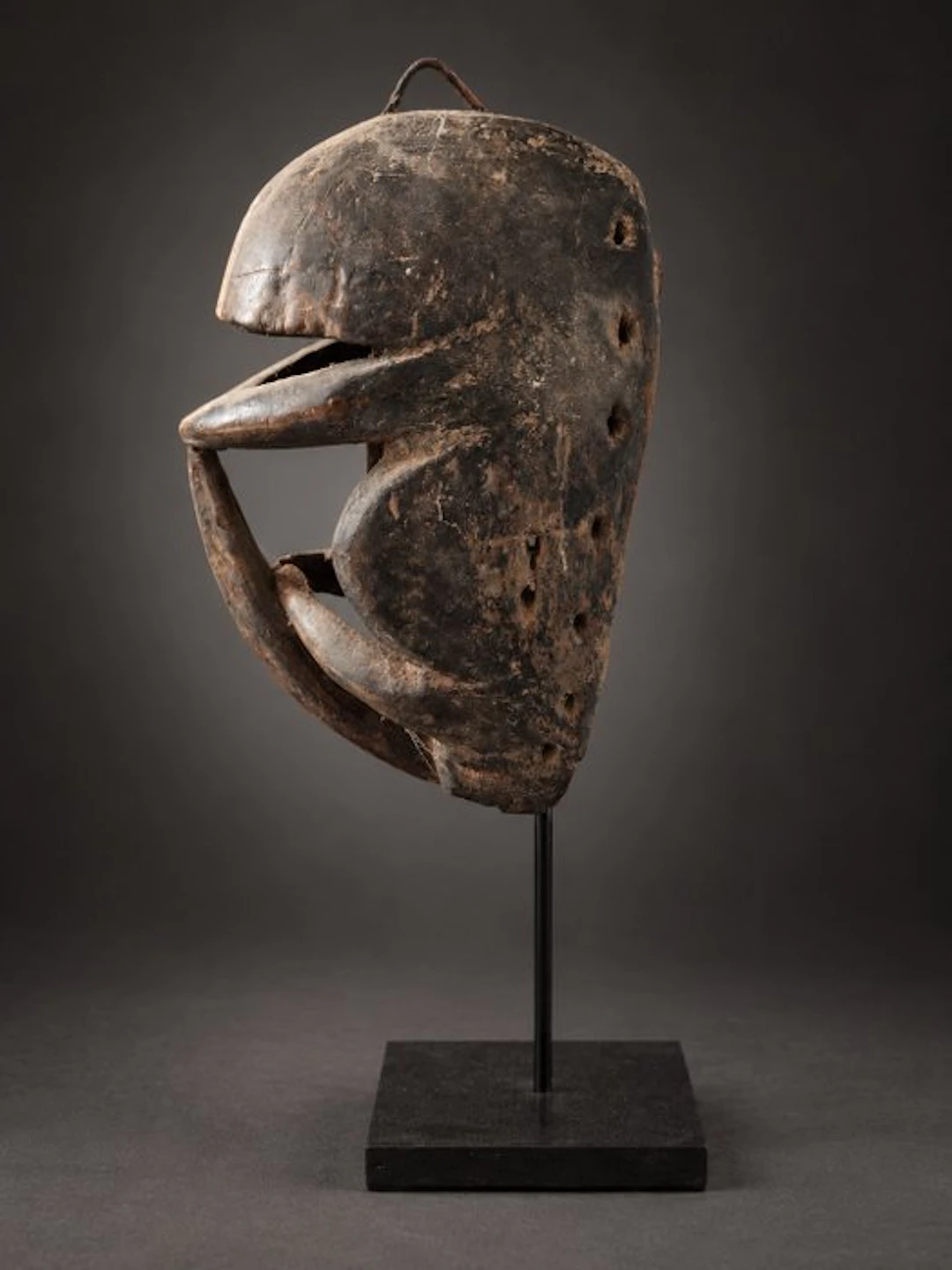 Wè/Guéré sculptural mask – mask with an arachnid...