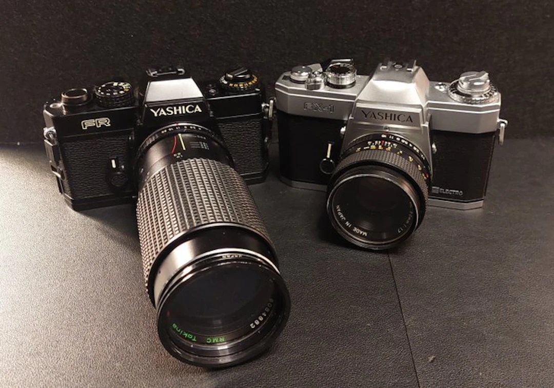 Yashica FX-1 - Yashica Lens ML 1:1.7/50mm + HAMA SKY 1A...