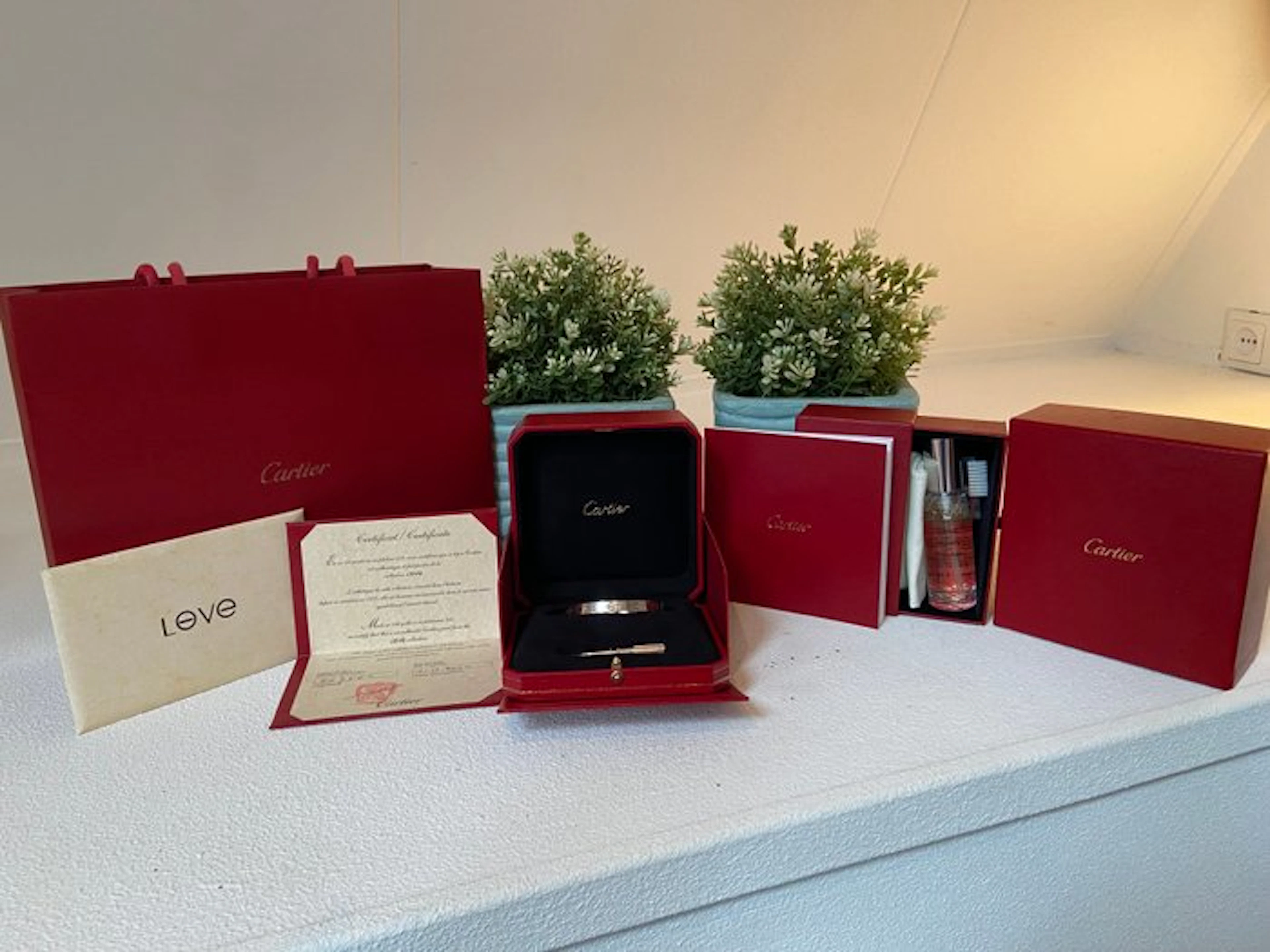 Cartier - Bracelet - Love - 18 kt. White gold - Size 16 – Full Set