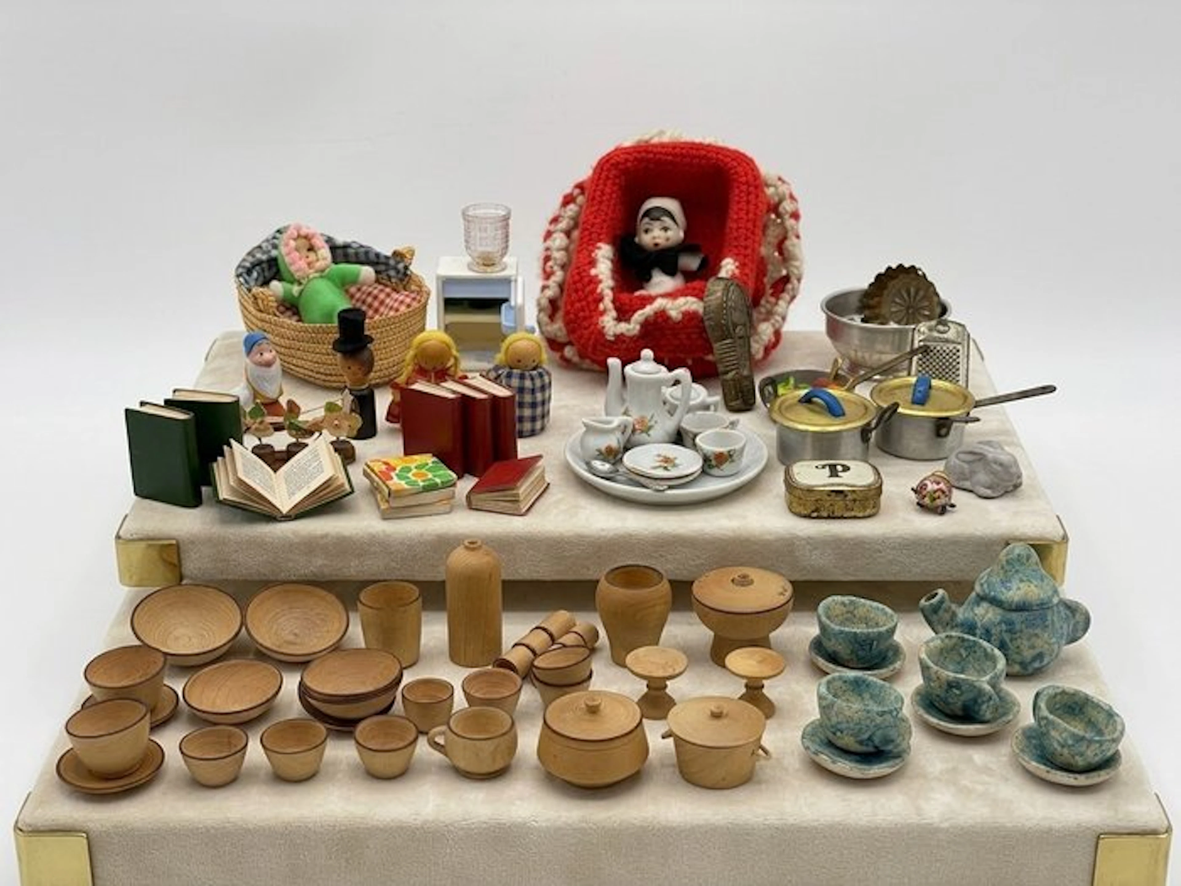 Erzgebirge toegeschreven - Dollhouse 36-delig houten...