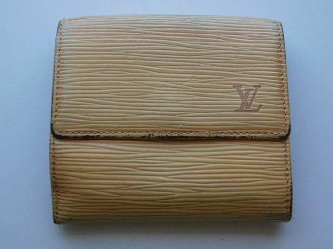 Louis Vuitton - Bi-fold wallet