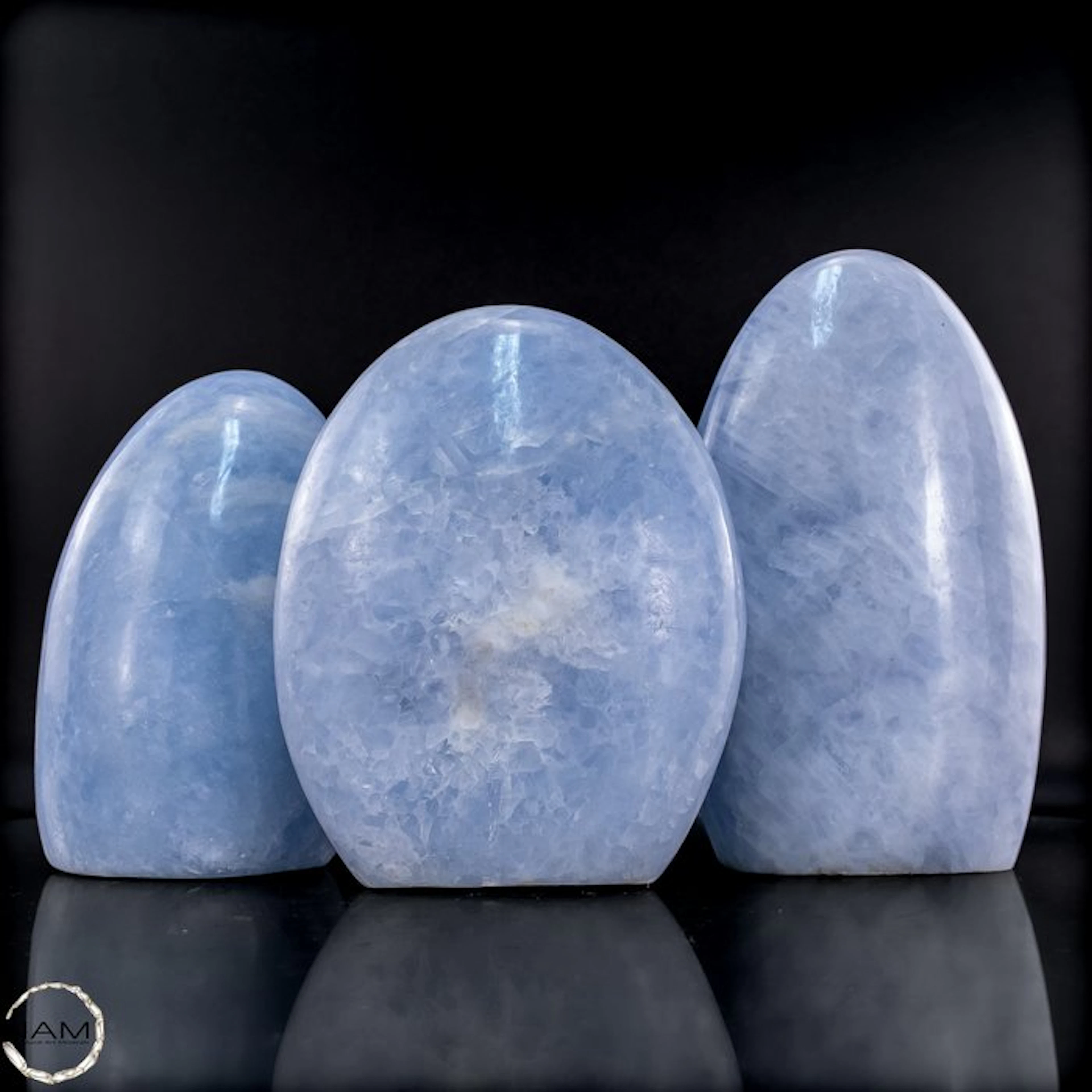 K2 freeforms – Fascinating trio with bright blue azurite...