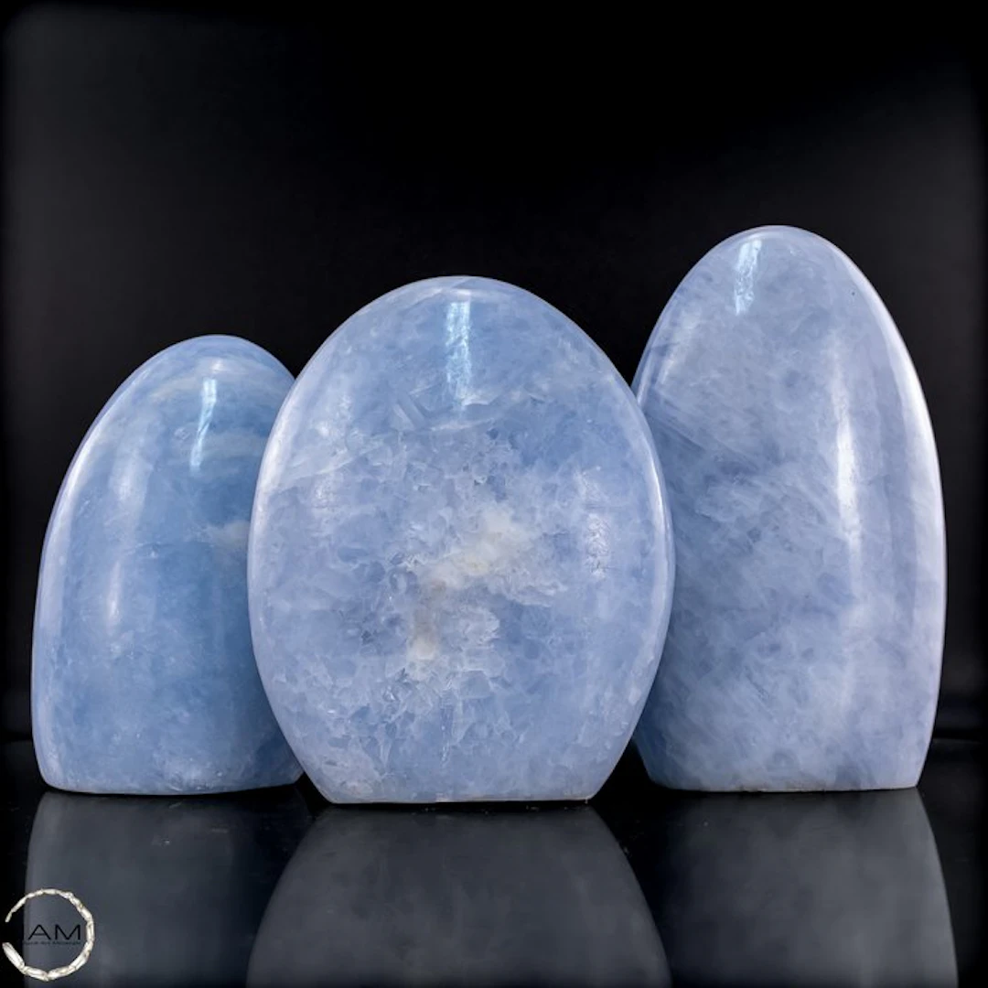 K2 freeforms – Fascinating trio with bright blue azurite...