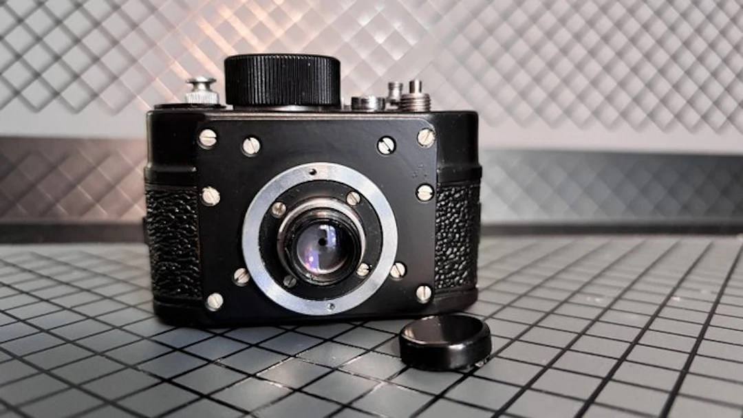KMZ Krasnogorsk Ajak F-21 | KGB / Stasi spy Analogue camera