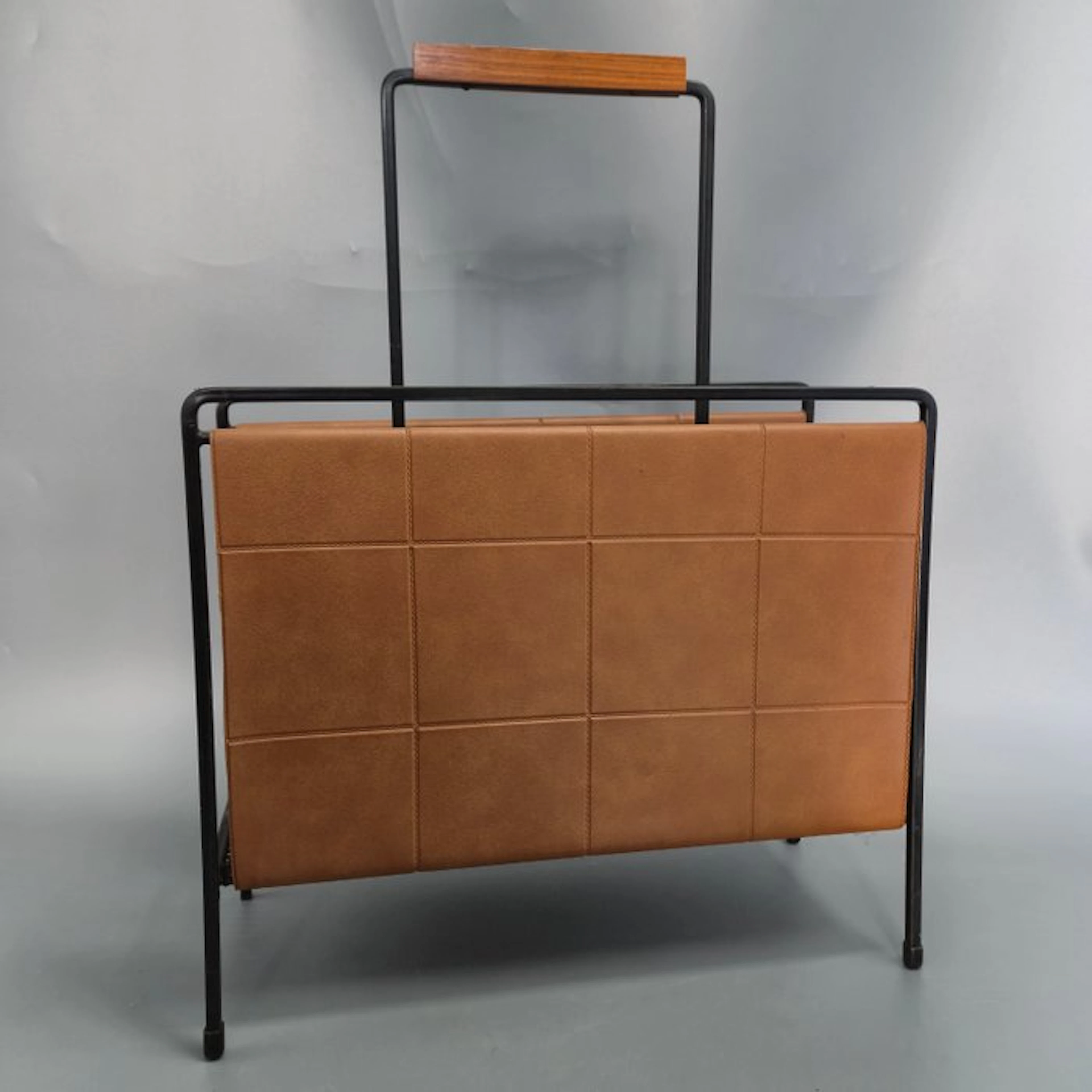Magazine rack - Mid-Century Newspaper Stand – Leather-Look & Metal - Metal