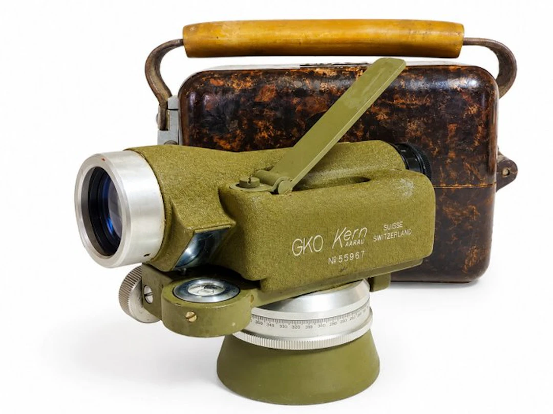 Theodolite - GKO Kern Aarau laiton , optique , militaire - 1950-1960