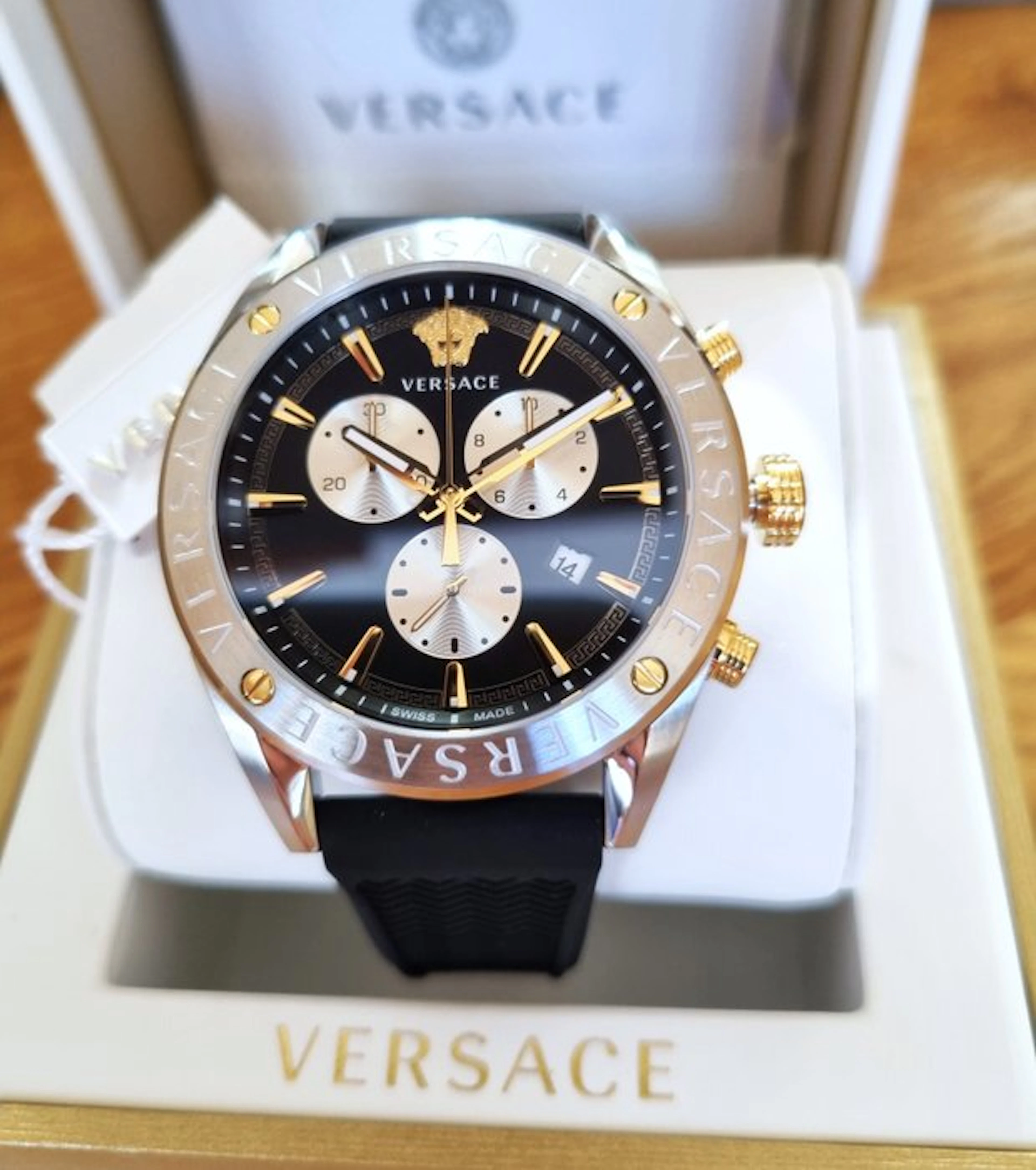 Versace - Swiss Made - Chronograph - Sapphire - Gold - New - Men - 2026