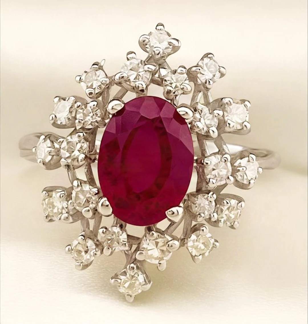 Ring - 18 kt. White gold Ruby - Diamond