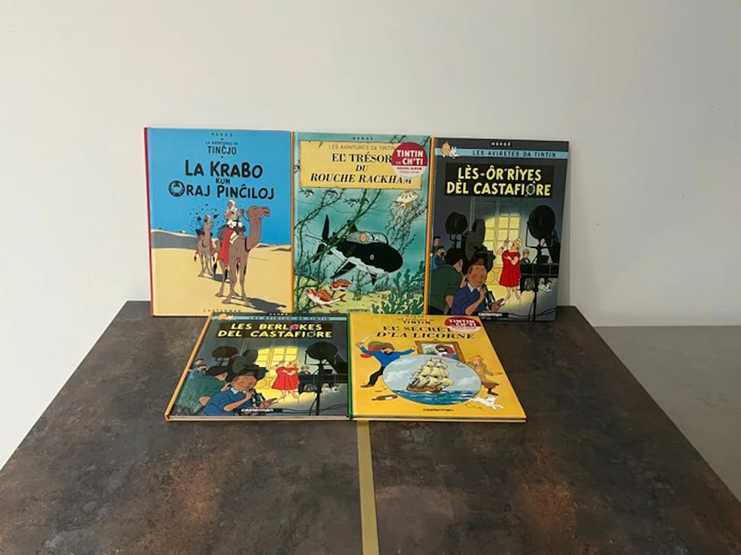 Tintin - Ensemble de 5 BD en Langues Étrangères...