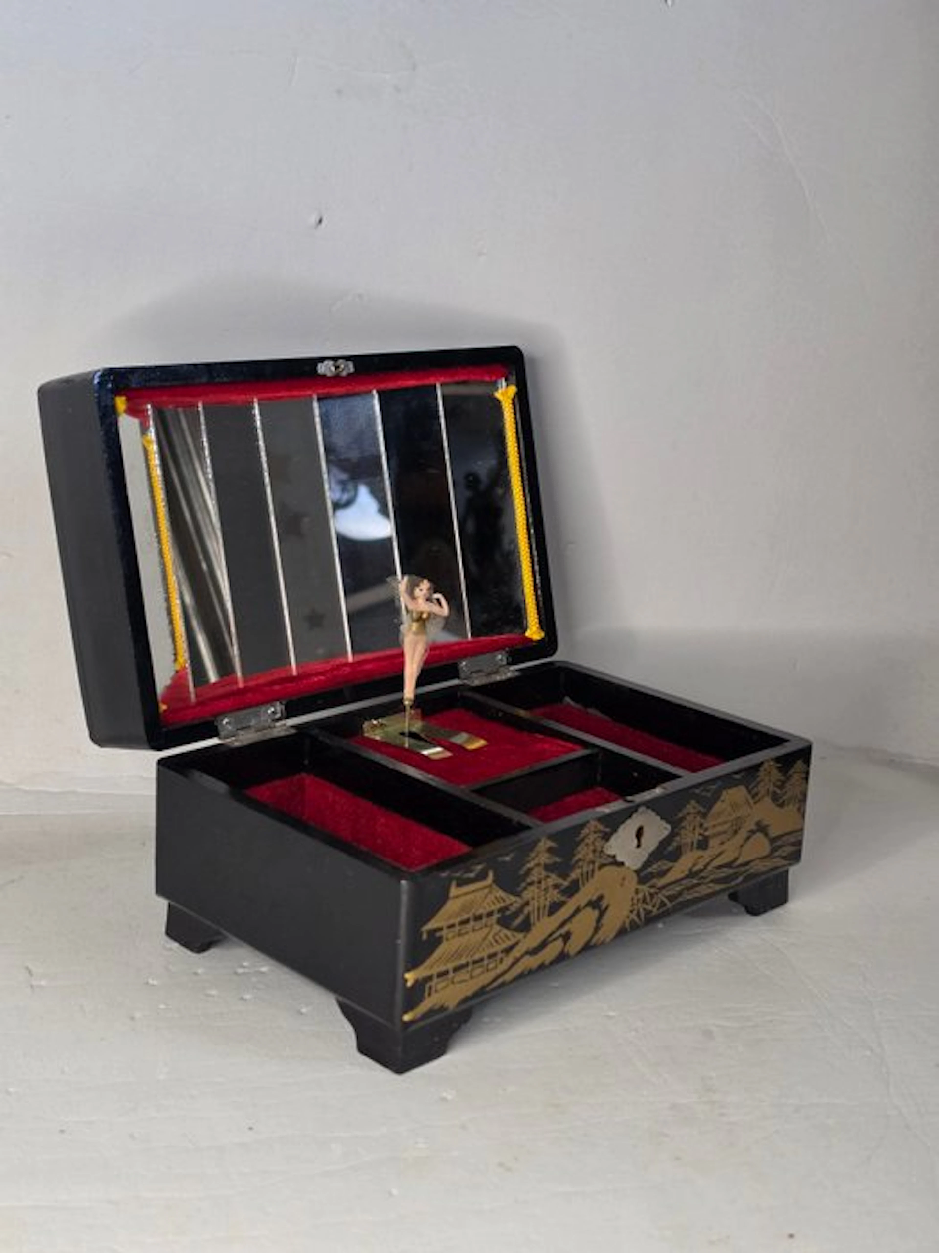 Music box - Japan - 1950-1960 - Antique Toyo jewelry box