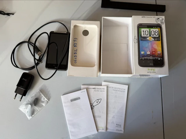 HTC Desire HD - Mobile phone - In original box