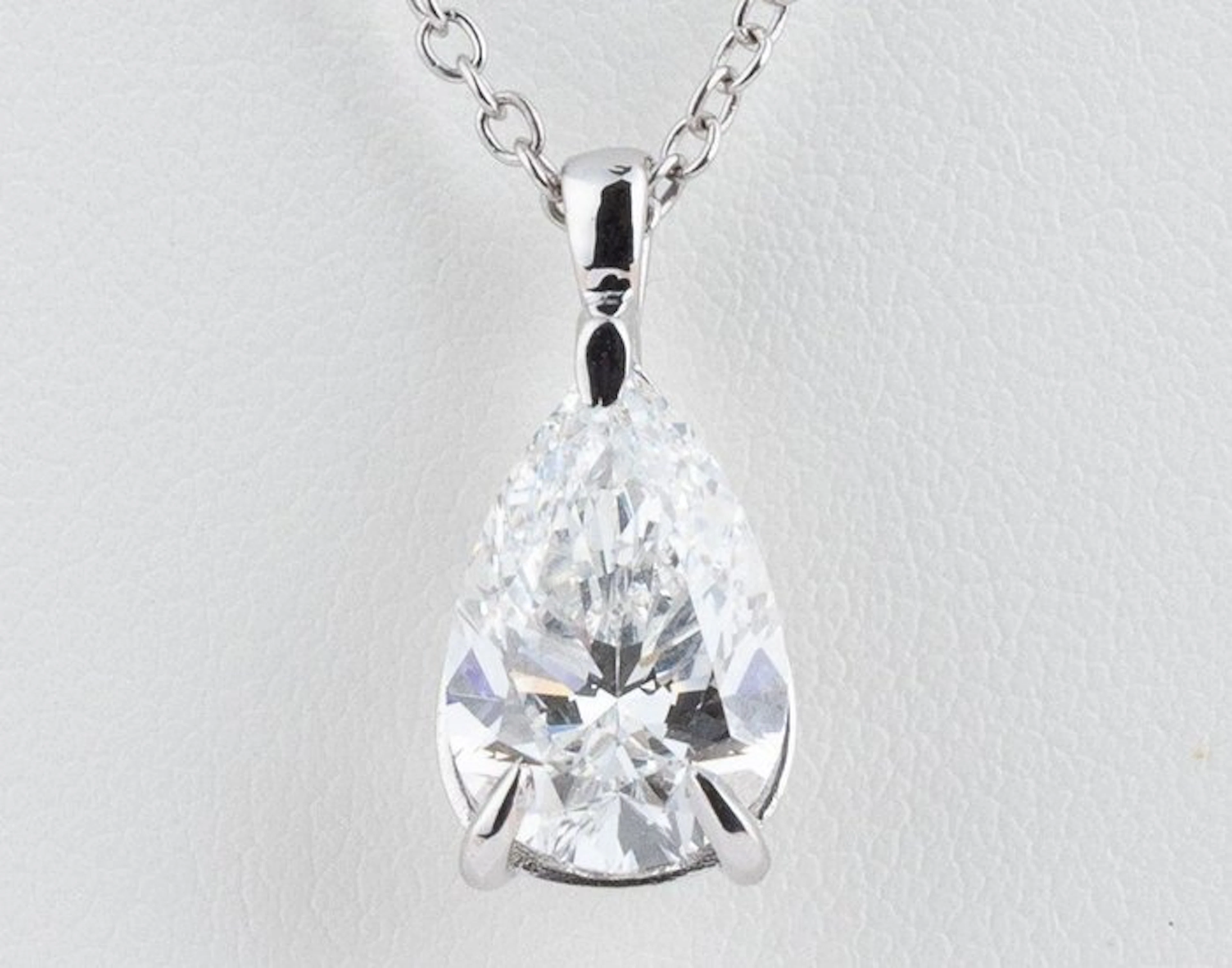 Chain - 14 kt. White gold - 5.04ct. tw. Diamond (Lab-grown) - Pear F-VVS2