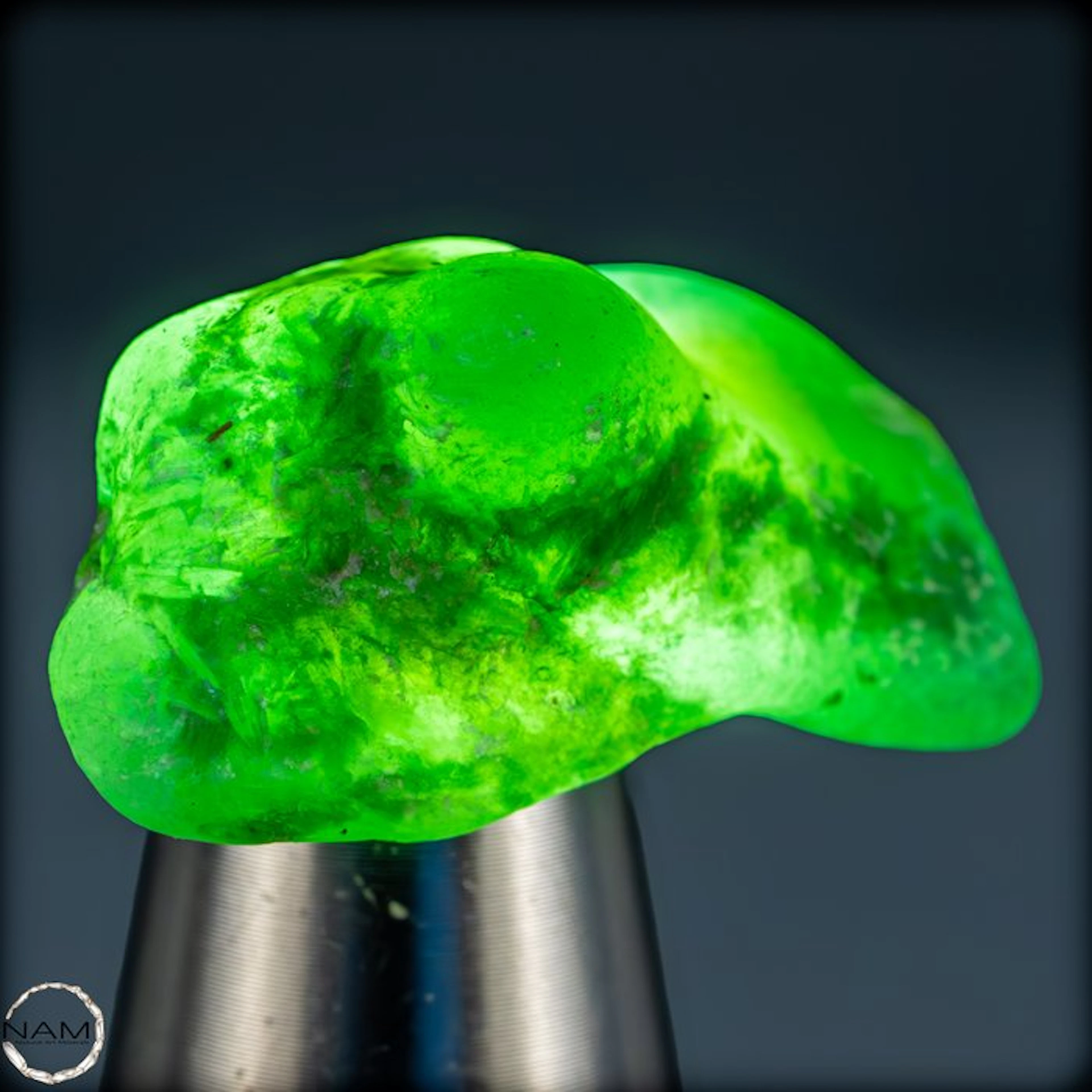 Natural emerald rough crystal with exceptional color...