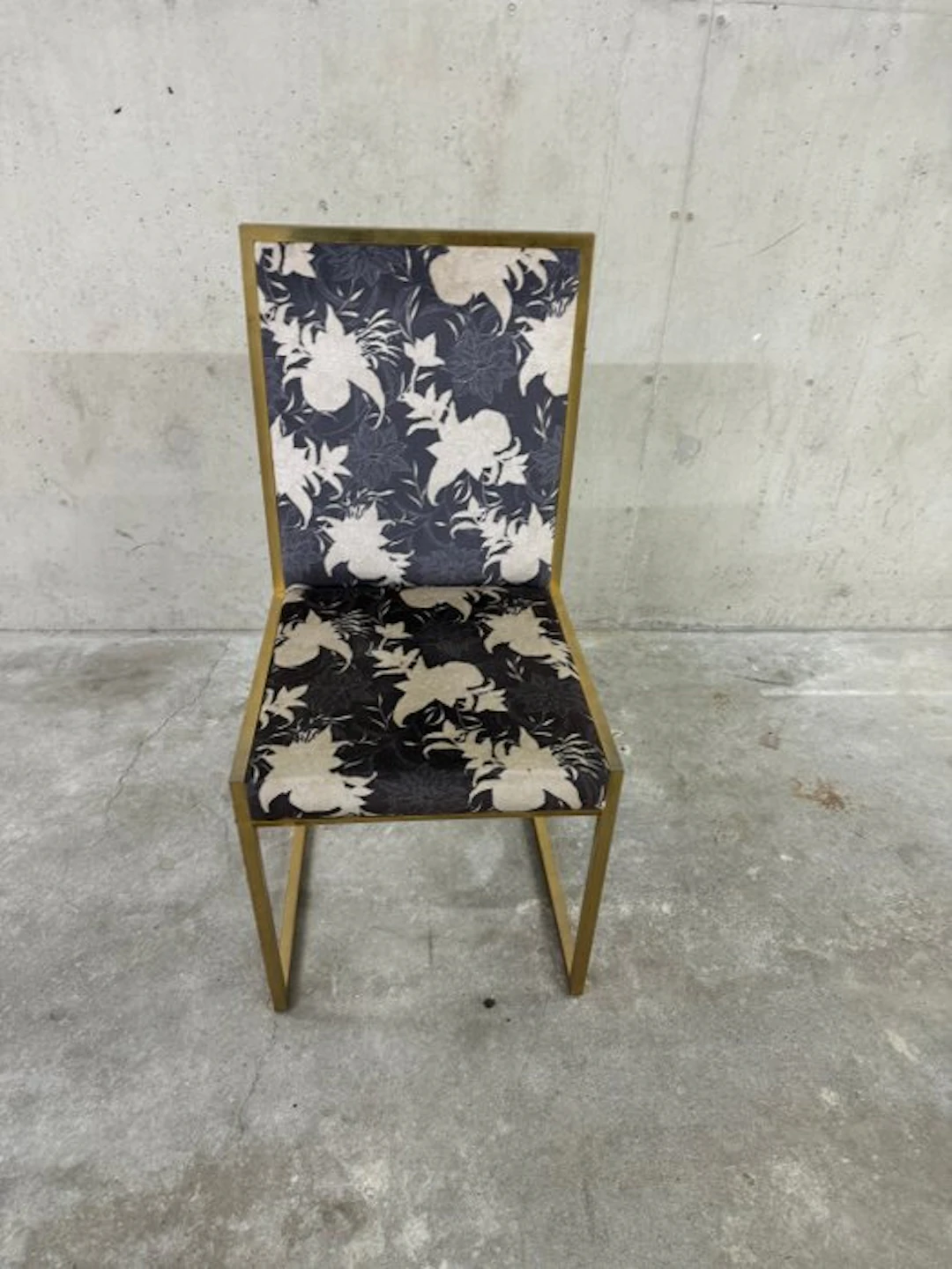 Dining room chair (4) - fabric with brass - 4 vintage dining chairs