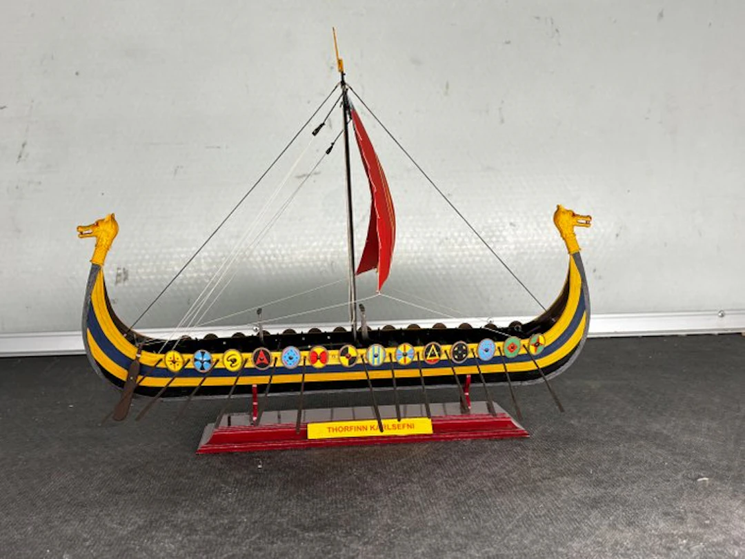 1:64 - Exhibition model boat