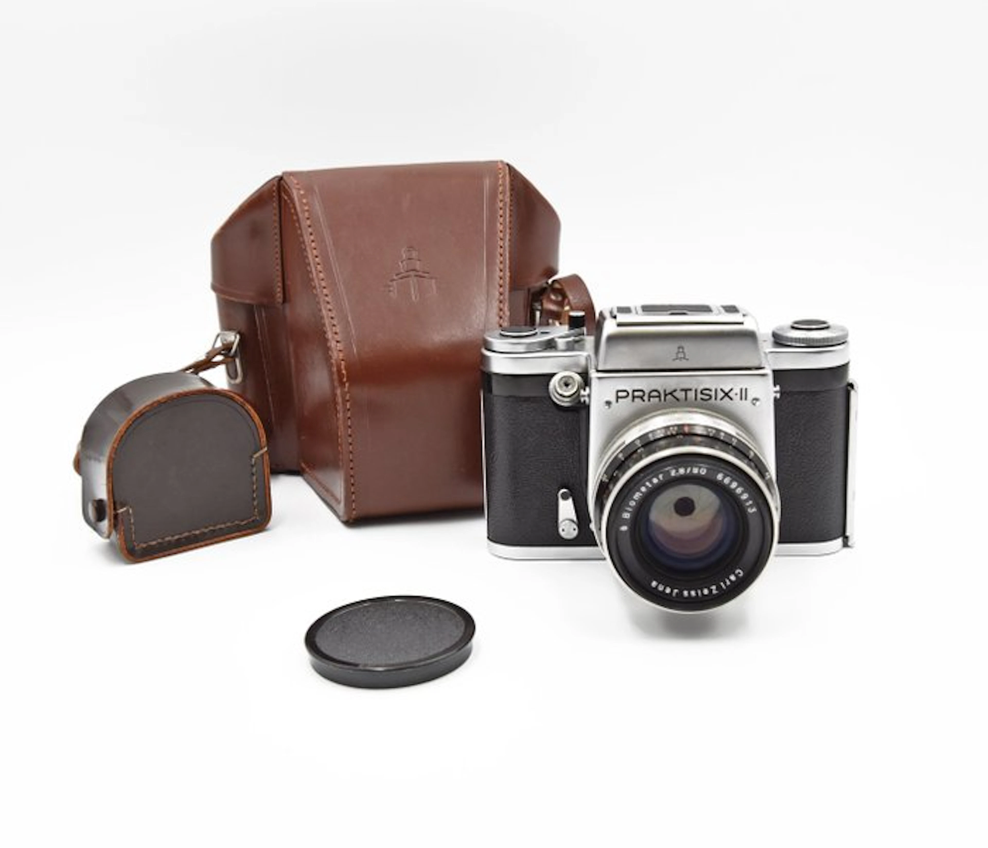 Praktisix II + Biometar 2,8/80mm + acc. | Analogue camera