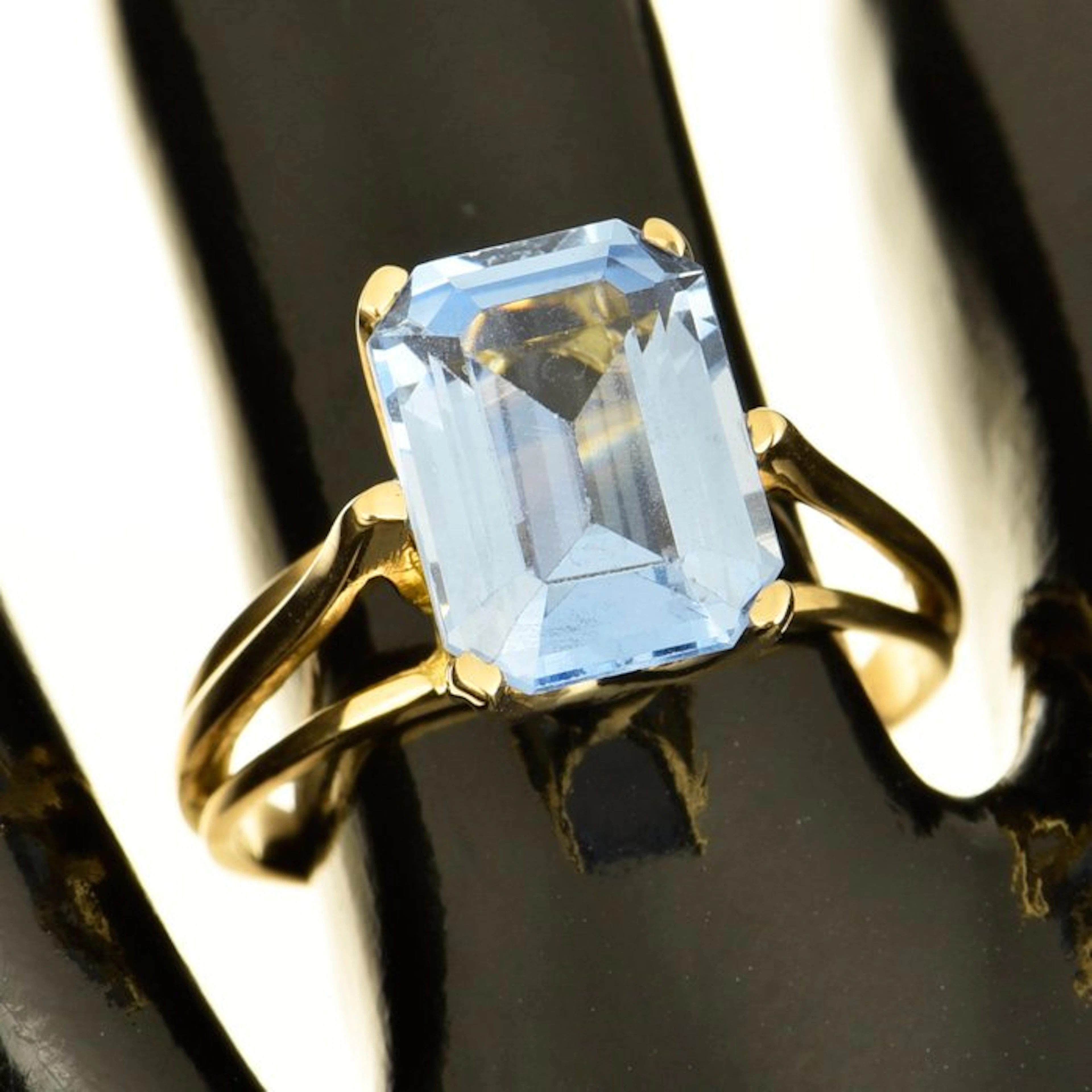 Ring - 18 kt. Yellow gold Topaz