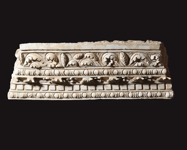 Ancient Roman Stucco Fragment of frieze. Spanish Import License - 24 cm