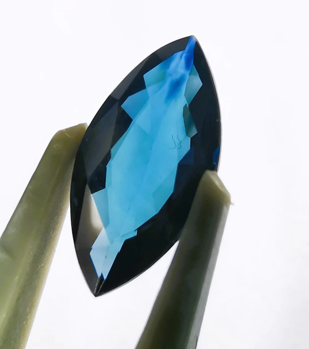 No reserve price - 1 pcs Blue Sapphire - 1.68 ct...