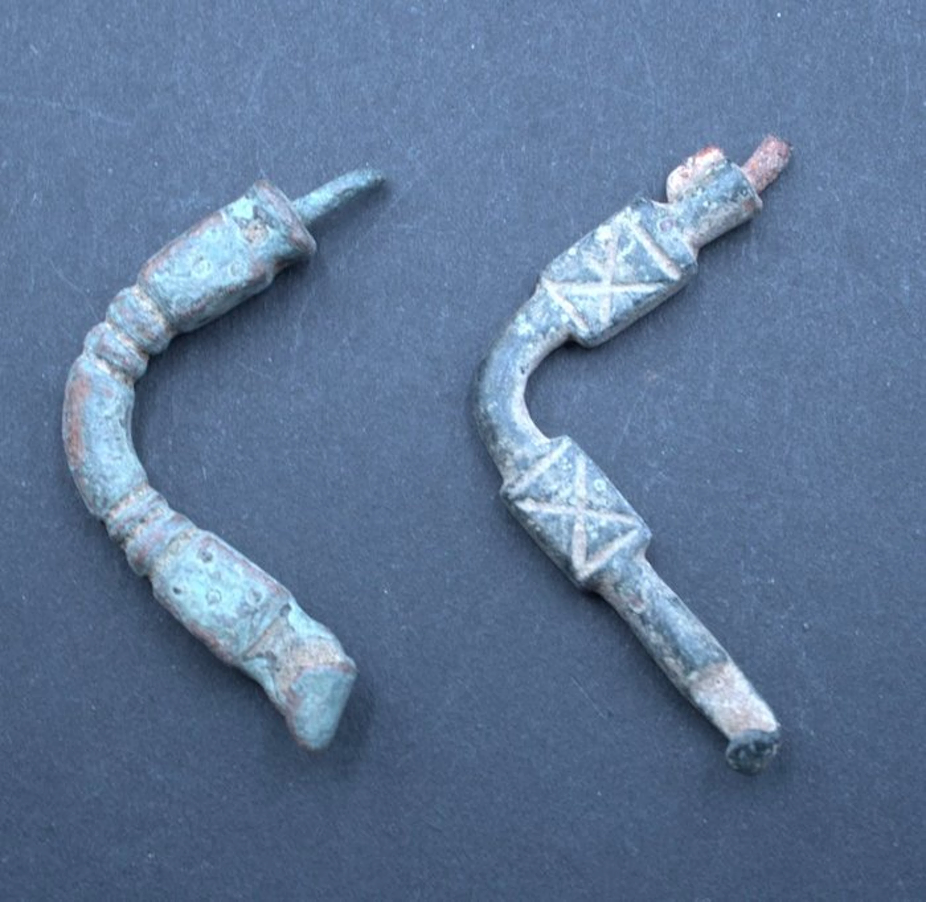 Ancient Greek Bronze Pair bow brooches (Phrygian type) (No reserve price)