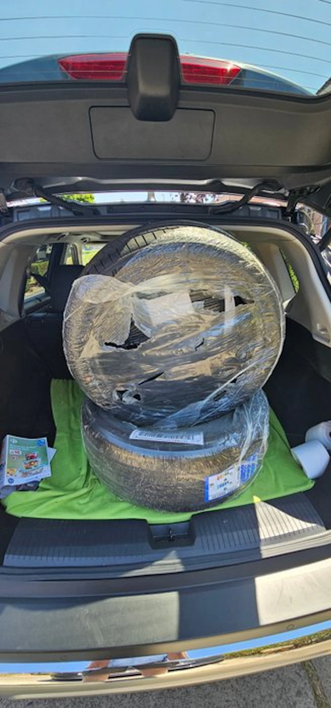 Tyre (2) - Toyota - 2 nieuwe banden Landsail Rapid Dragon...