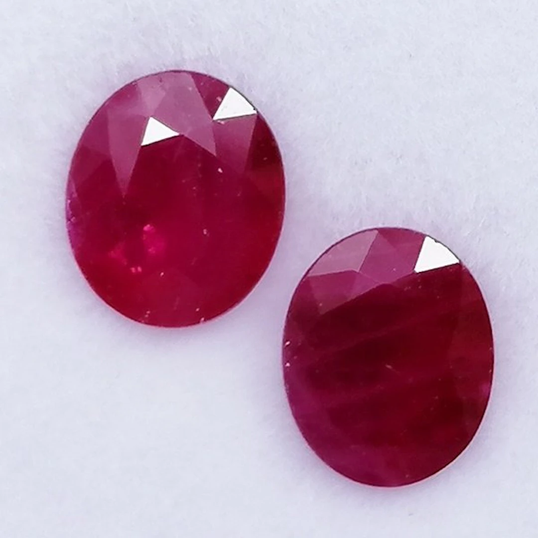 2 pcs Red Ruby - 1.54 ct - Instituto Gemólogico Español (IGE) - Minor