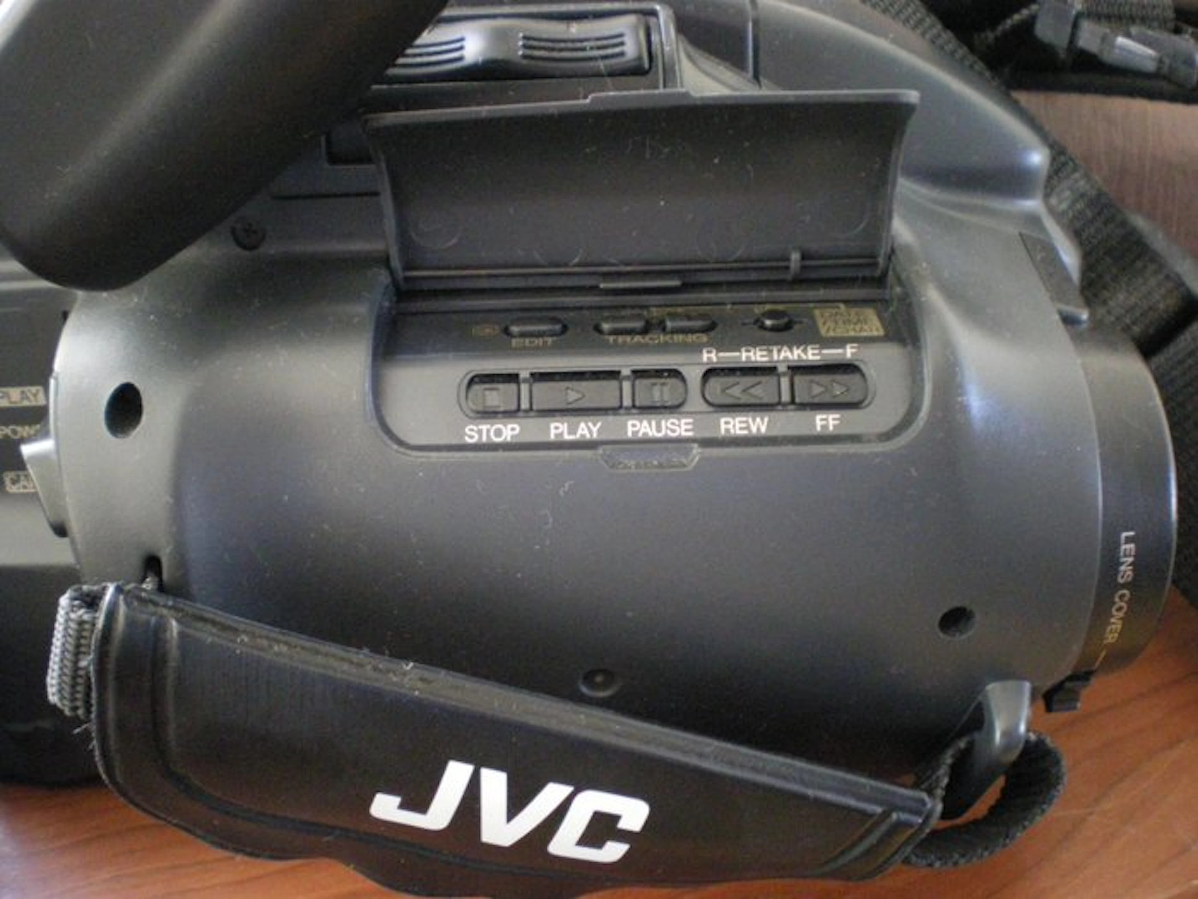 JVC GR-AX40 Analogue video camera