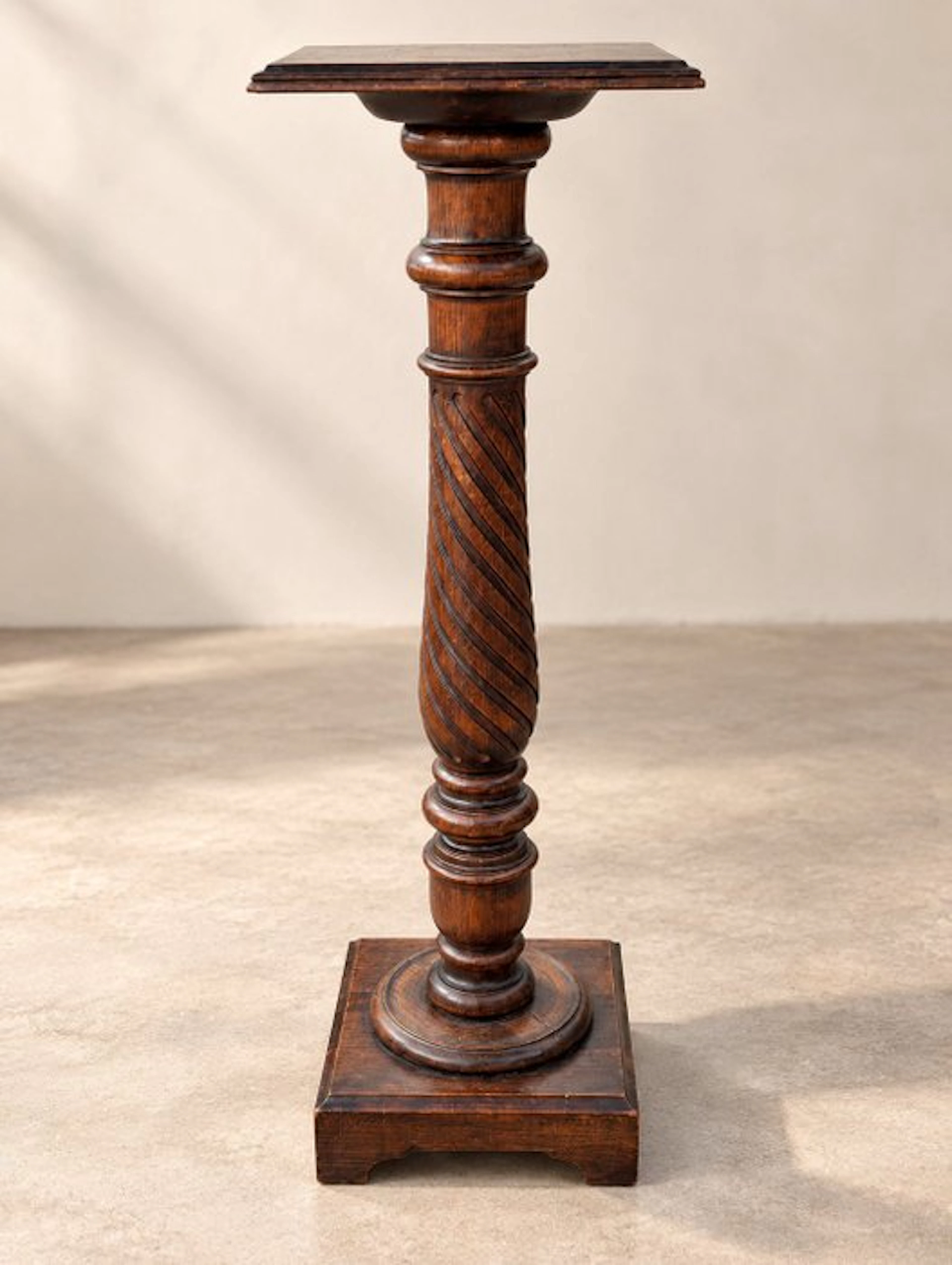 Renaissance Column - 1850-1900 - walnut wood