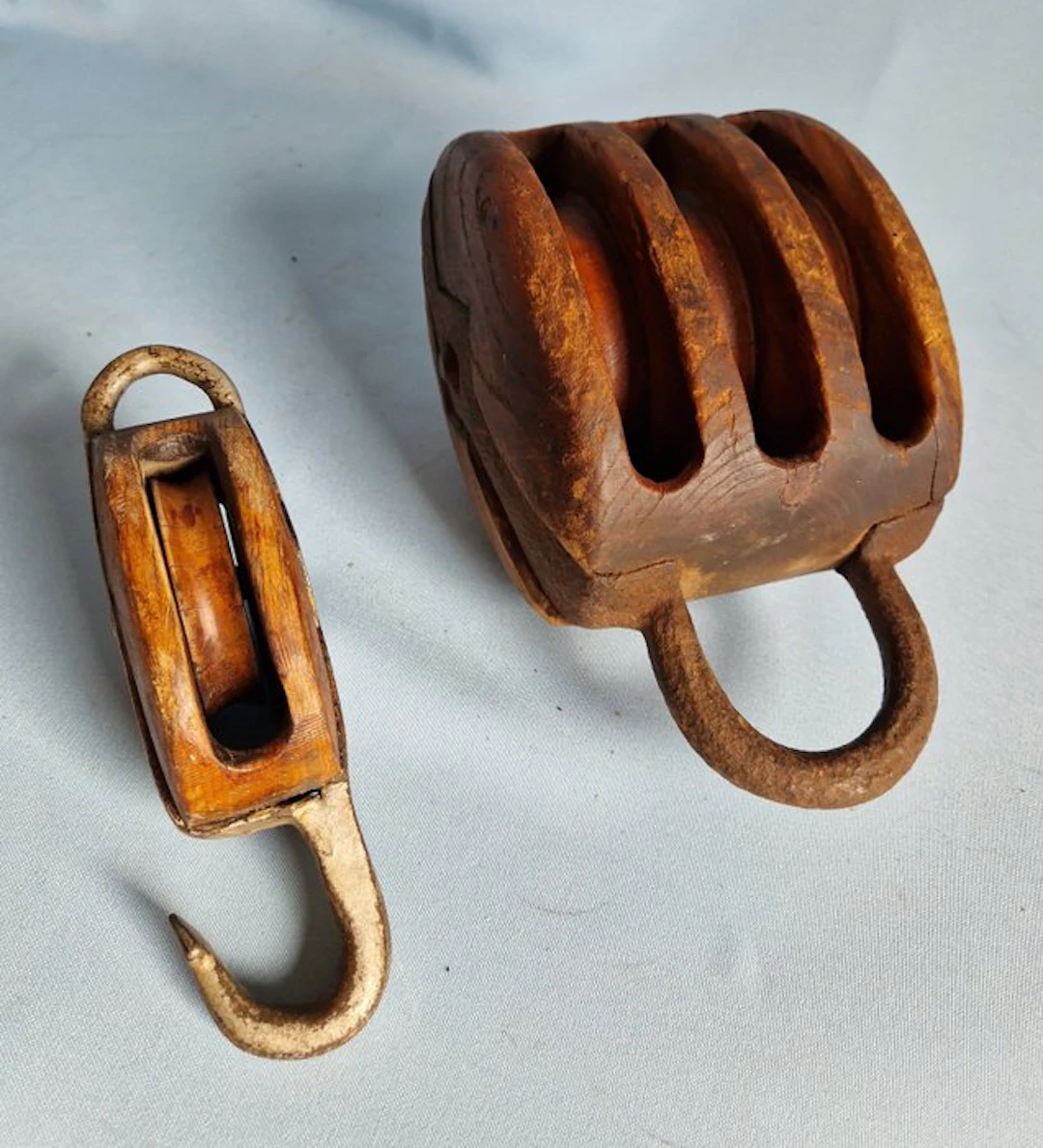 Casters / blocks, Ship’s pulley (2) - Wood, Iron