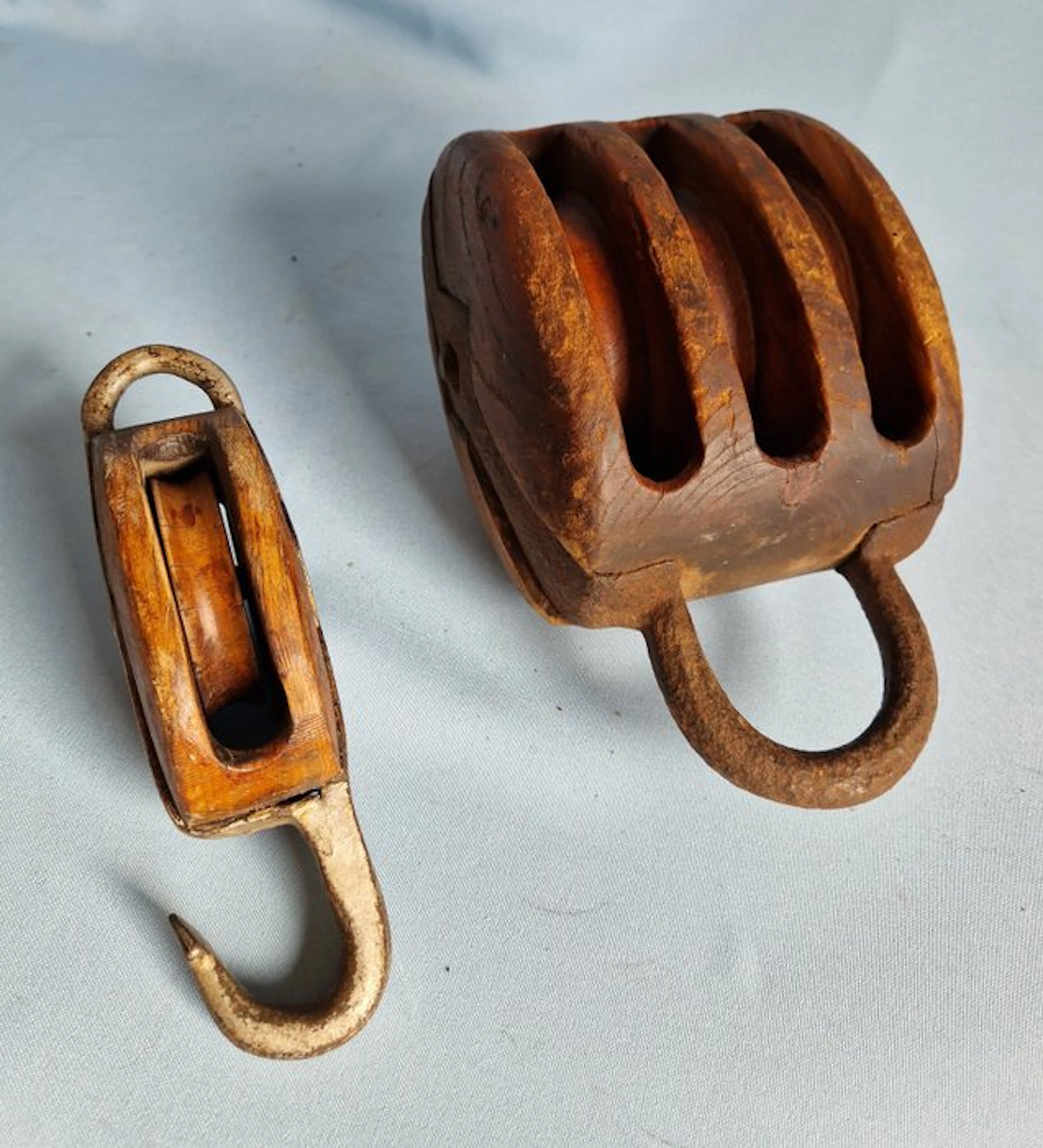 Casters / blocks, Ship’s pulley (2) - Wood, Iron