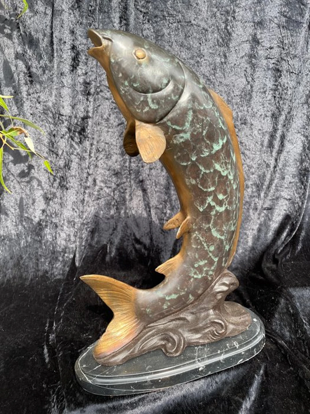 Sculpture, koi - 45 cm high - 45 cm - Cold painted bronze, Patinated bronze