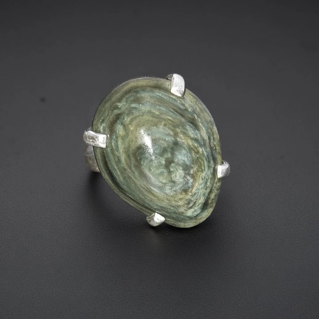 Manta Huichol obsidian ring